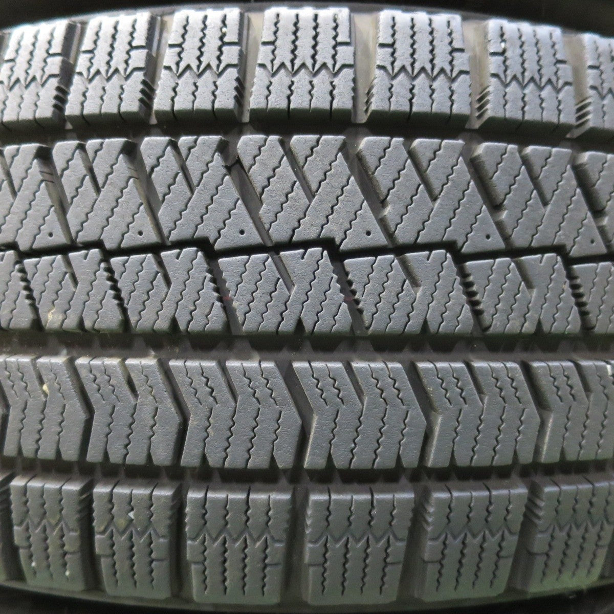 バリ溝!20年!キレイ!9.5分★スタッドレス 215/65R16 ブリヂストン ブリザック VRX2 STRANGER ストレンジャー 16インチ PCD114.3/5H★4112503イス