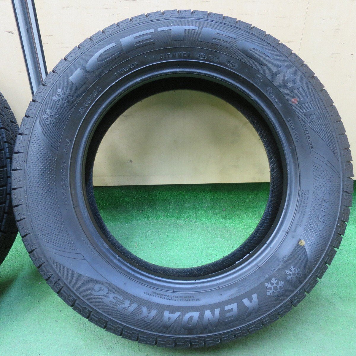 バリ溝!9.5分★スタッドレス 195/65R15 ケンダ KR36 アイステック ネオ タイヤ 15インチ ノア ヴォクシー エスクァイア アイシス 等★5040511イスタ