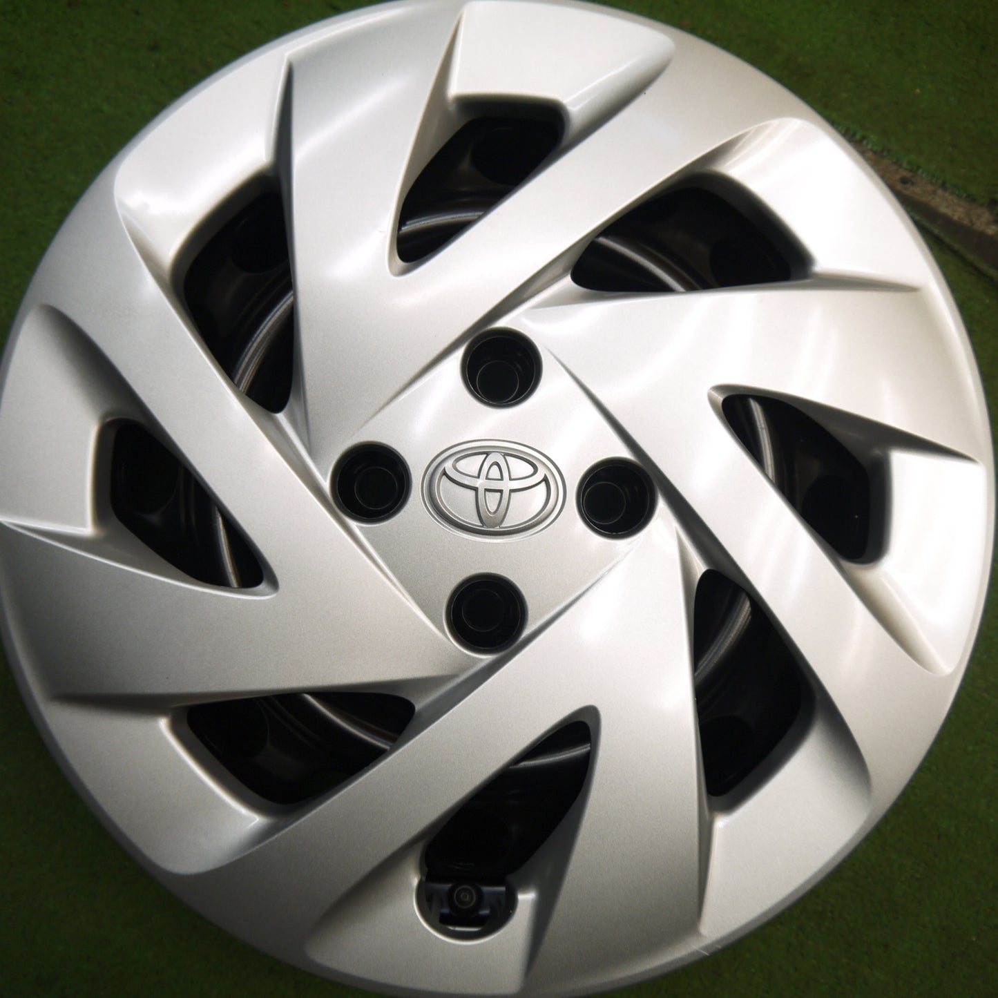 未使用★トヨタ NHP10 アクア 純正 スチール ホイール 15インチ 15×5.5J PCD100/4H★5063007Hホ