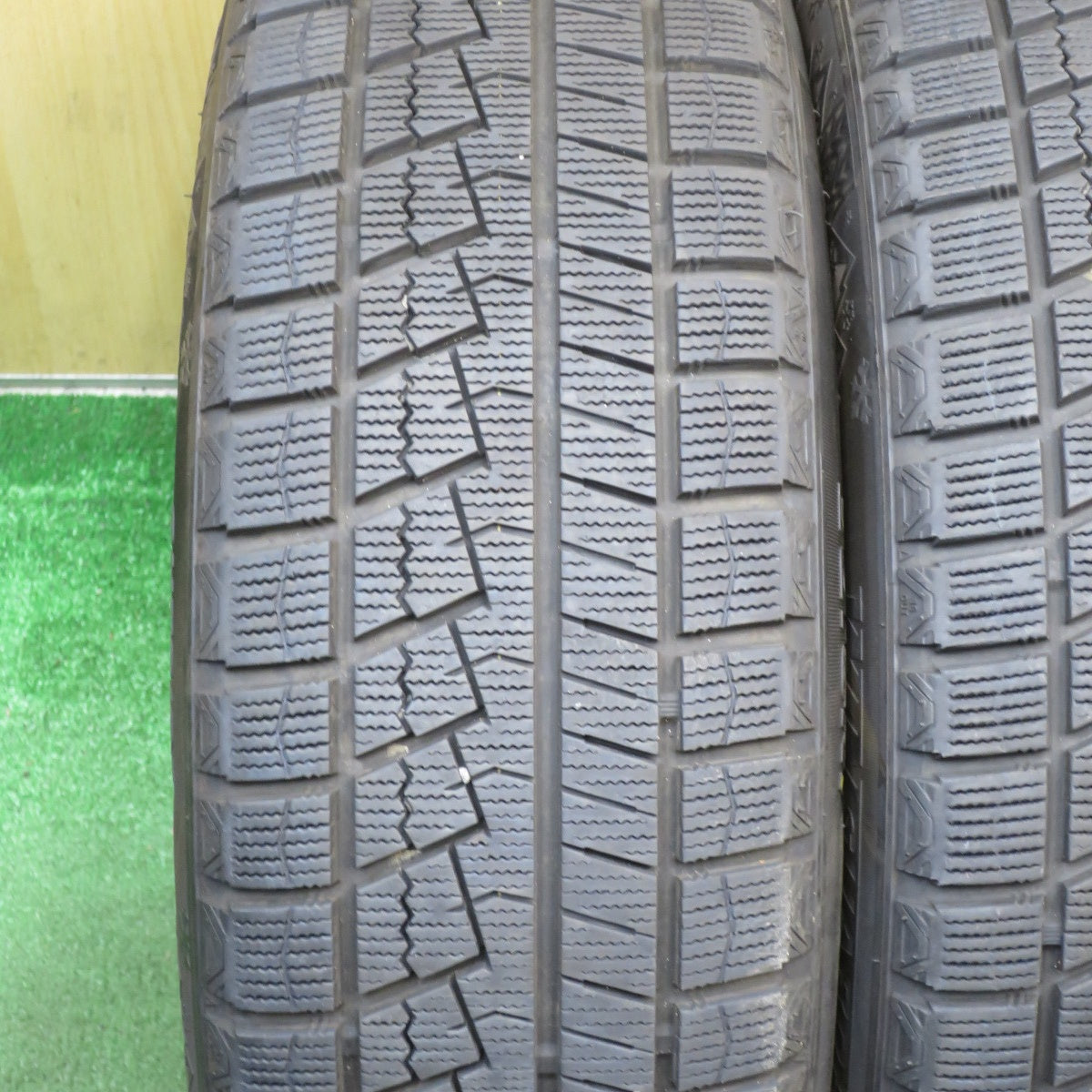 バリ溝!23年!9.5分★スタッドレス 195/60R16 ネクセン WINGUARD ice2 WH42 WAREN ヴァーレン 16インチ PCD114.3/5H★5072702NJス