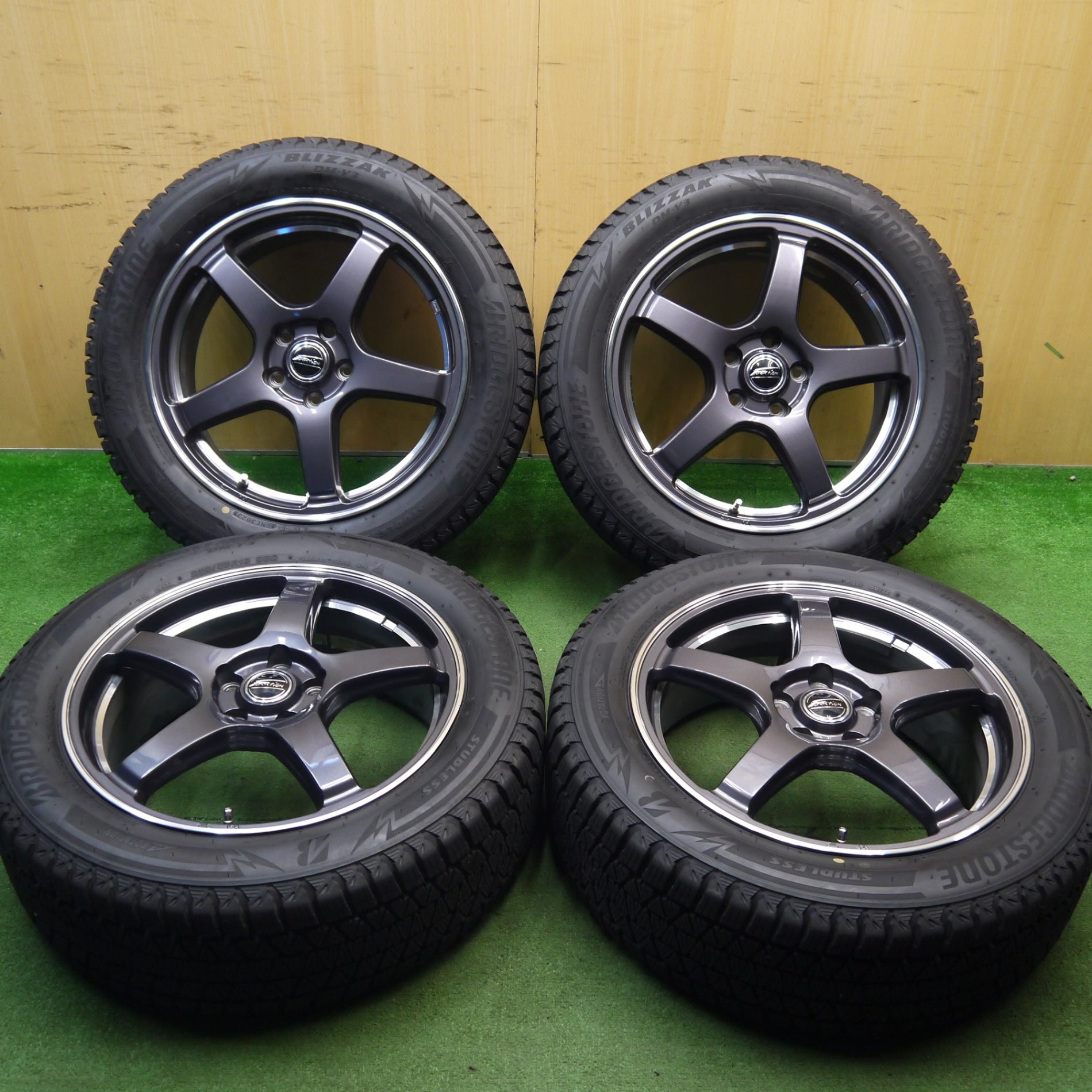 バリ溝！23年！キレイ！9.5分☆スタッドレス 225/55R18 ブリヂストン