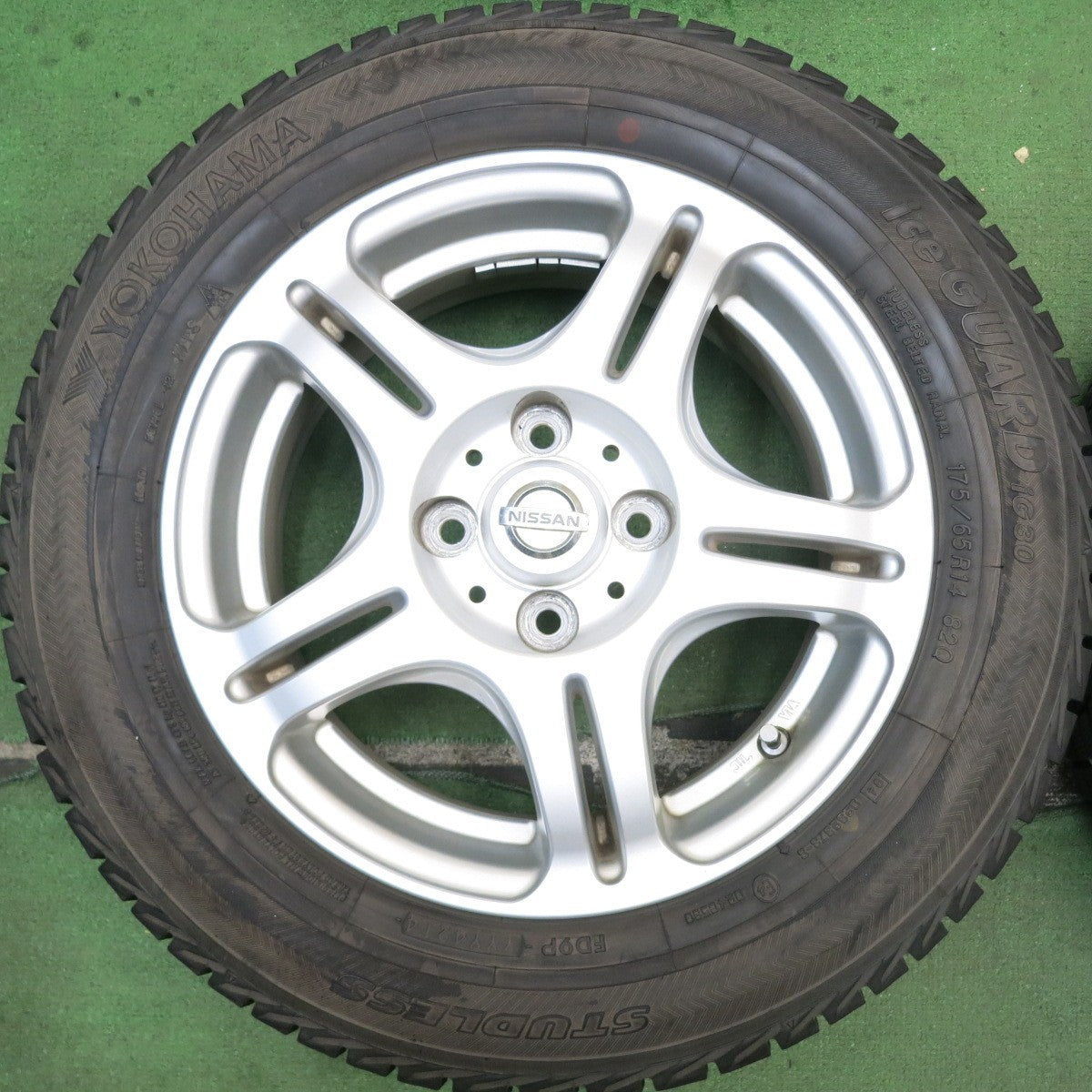 バリ溝!9分★日産 ノート キューブ 等 純正 175/65R14 スタッドレス ヨコハマ アイスガード iG30 14インチ PCD100/4H★5072704HAス