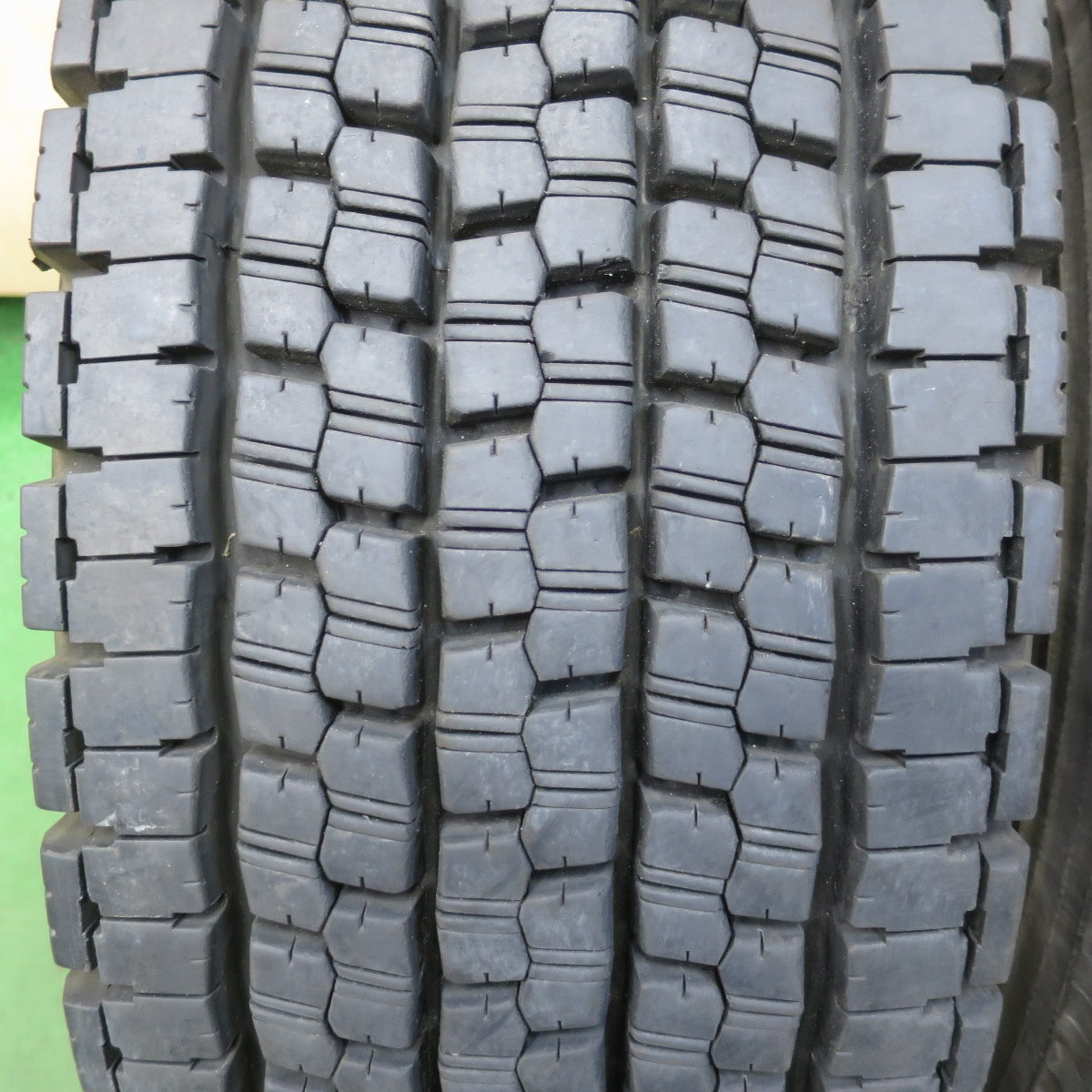 バリ溝!25年!9分★トラック タイヤ 245/70R19.5 136/134J スタッドレス ブリヂストン W999 19.5インチ★6062104イスタ