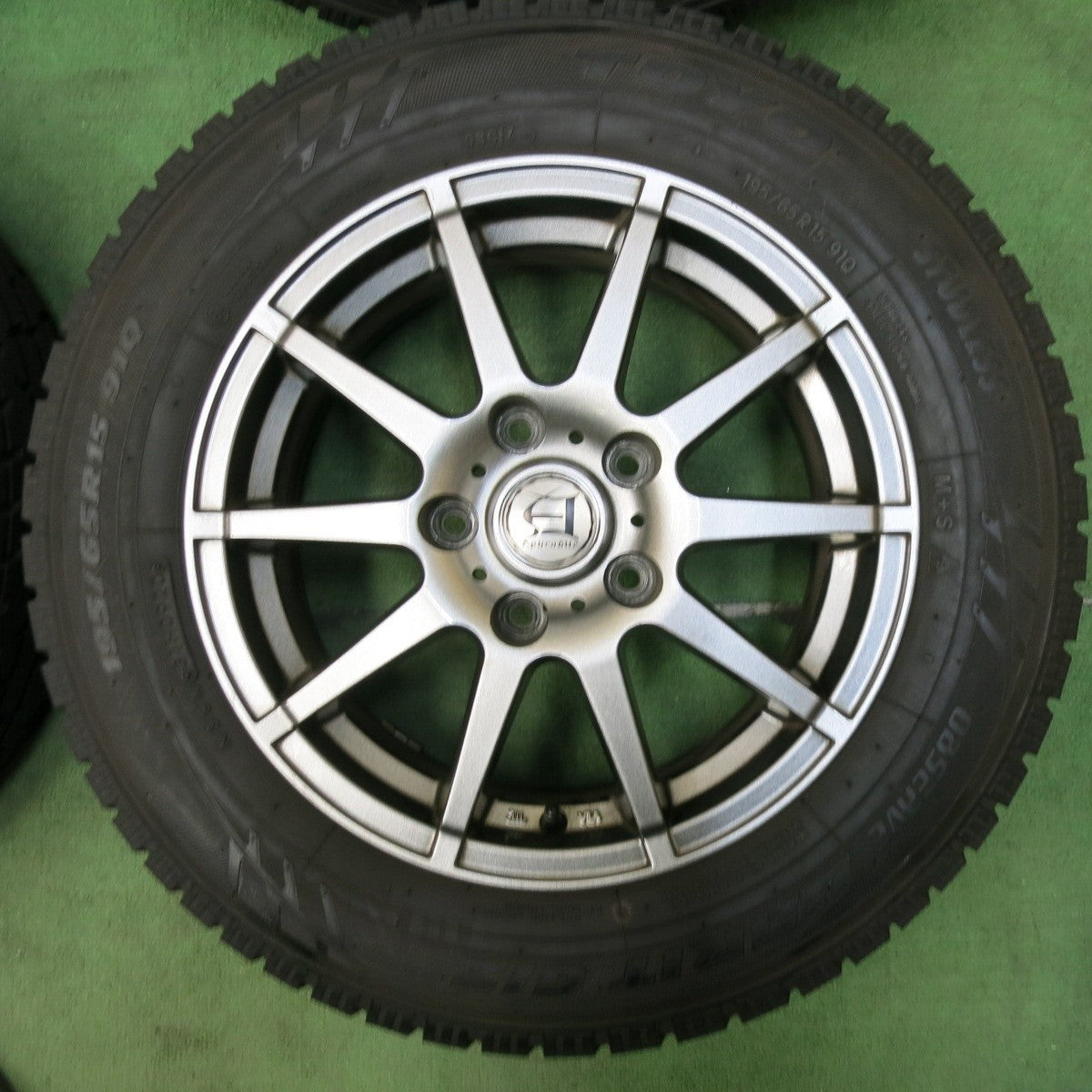バリ溝!20年!キレイ!9.5分★スタッドレス 195/65R15 トーヨー オブザーブ ガリット GIZ Aphrodite アフロディーテ 15インチ PCD114.3/5H★4121802SYス