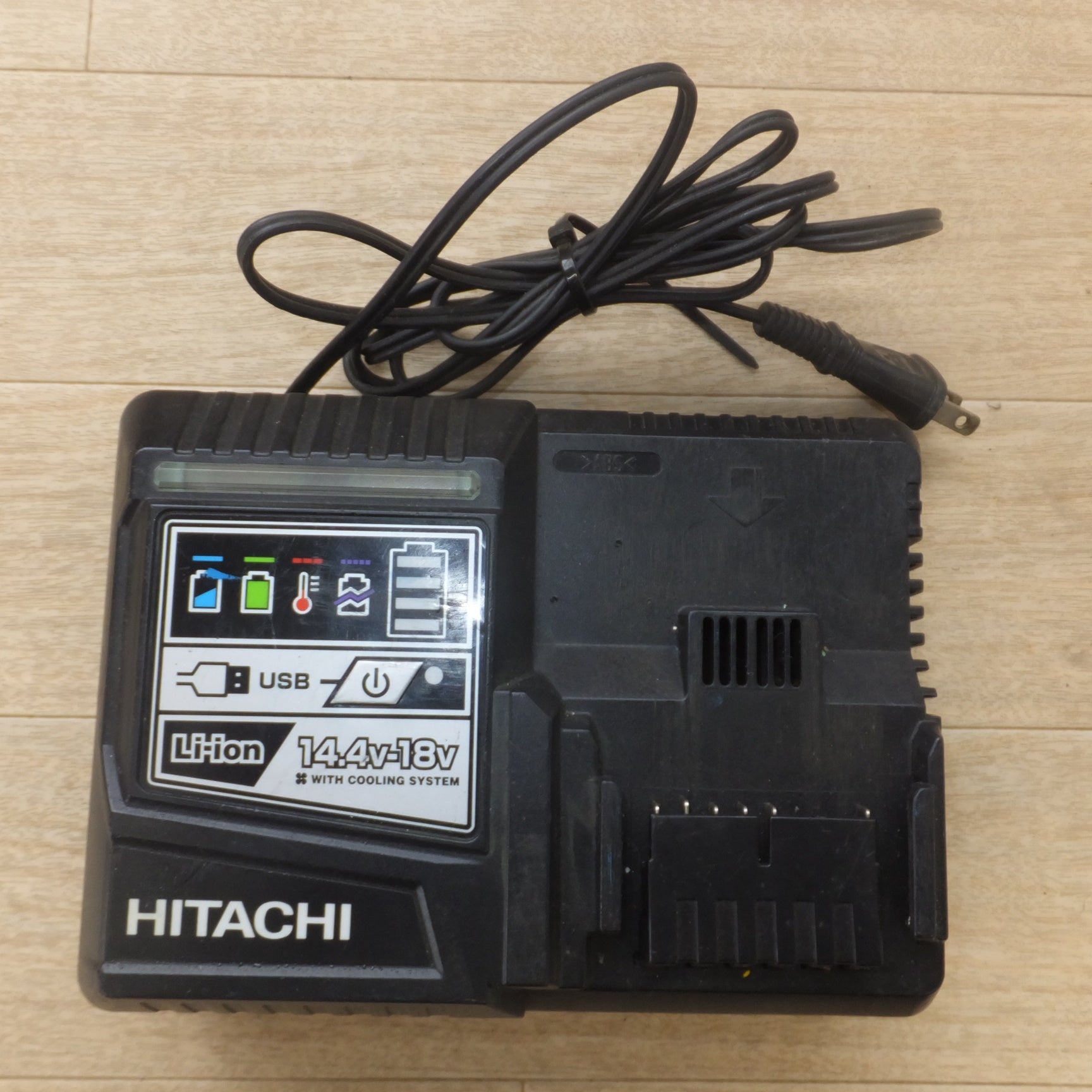 HITACHI 日立工機 14.4V-18V 急速充電器【UC18YDL】USED品 動作確認済 A3 HITACHI 急速充電器UC18YDL 14.4Vバッテリー付き 日立工機 HiKOKI 急速