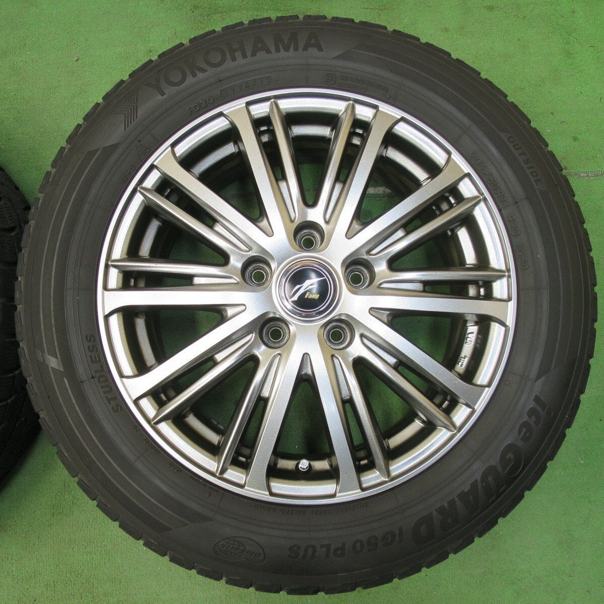 キレイ★スタッドレス 205/60R16 ヨコハマ アイスガード iG50 プラス Fang ファング 16インチ PCD114.3/5H★5022114イス