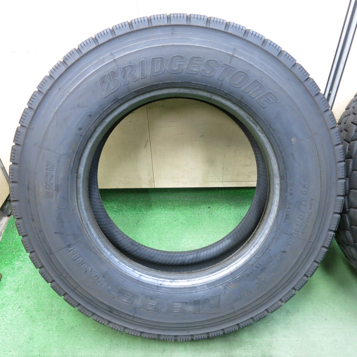 バリ溝!24年!9.5分!2本★トラック タイヤ 265/70R19.5 140/138J ブリヂストン M888 ミックス オールシーズン 19.5インチ★5100702ナスタ
