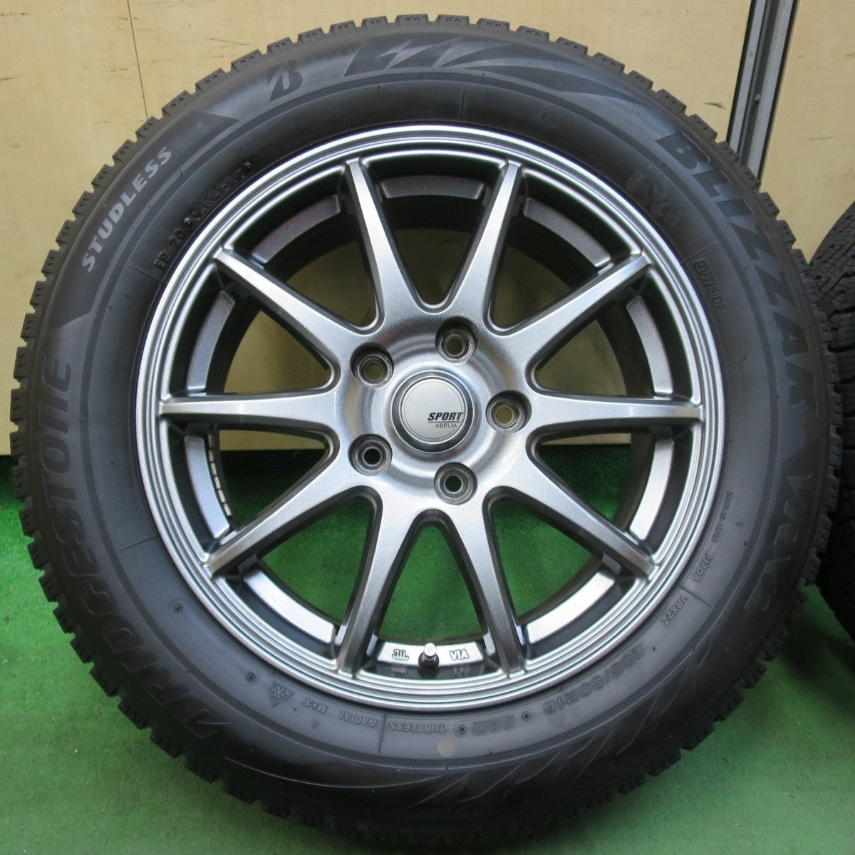 キレイ★スタッドレス 205/60R16 ブリヂストン ブリザック VRX2 SPORT ABELIA スポルト アベリア PCD114.3/5H★5013103イス