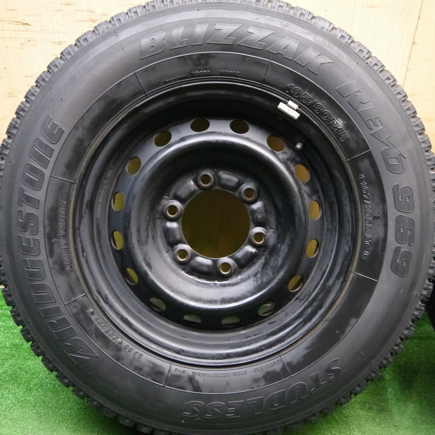 4本価格★トヨタ ハイエース 純正 スチール 195/80R15 107/105L スタッドレス ブリヂストン ブリザック REVO 969 15インチ PCD139.7/6H★5070106Hス