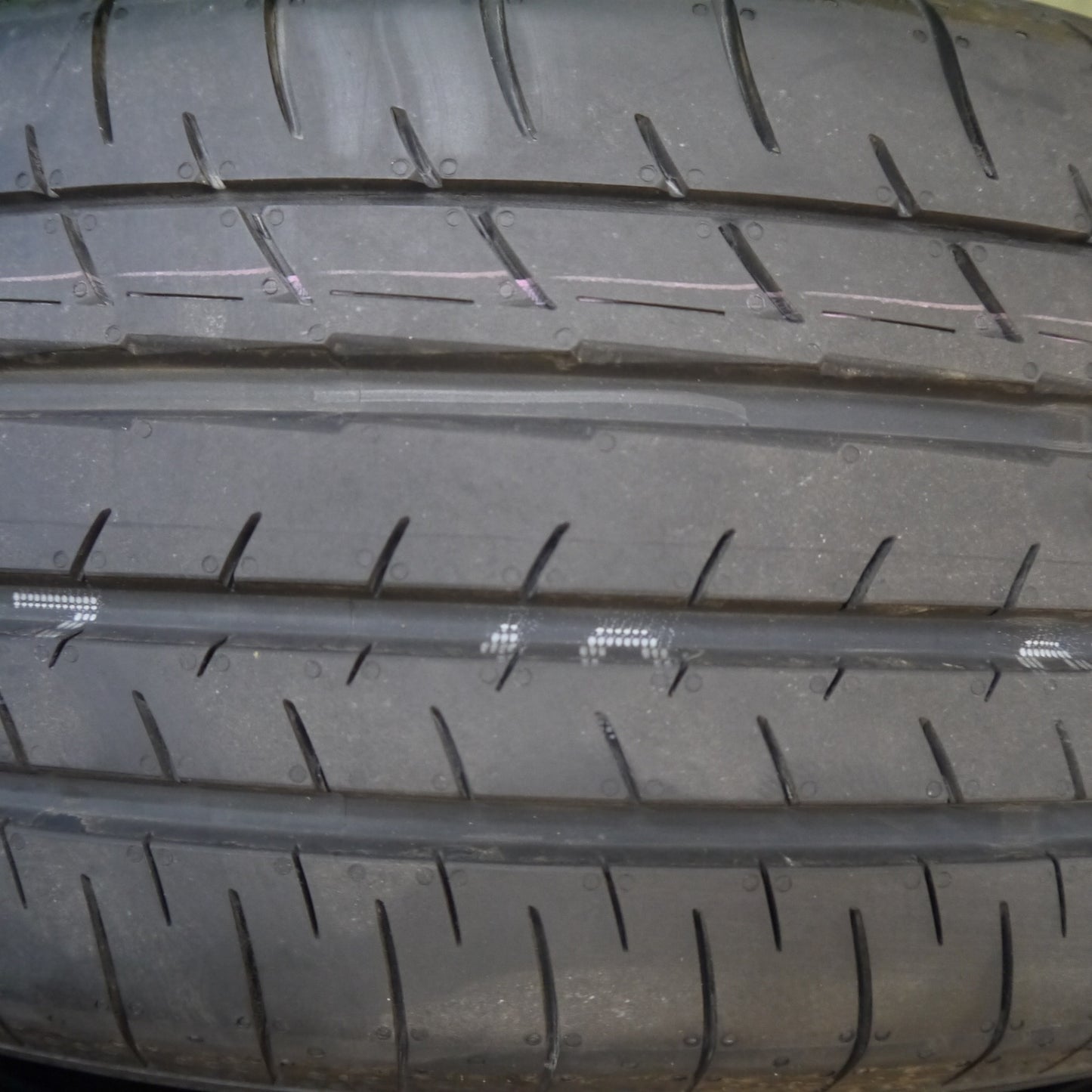 新車外し!25年★215/45R17 ヨコハマ BluEarth-GT AE51 タイヤ 17インチ プリウス ノア ヴォクシー セレナ 等★5102902Hノタ