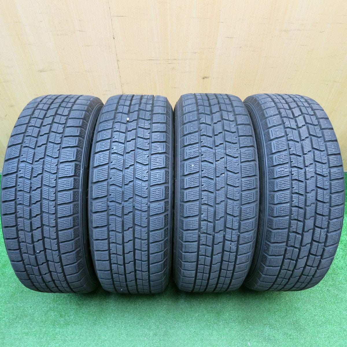 バリ溝!23年!9.5分以上★BMW 等 MAK LUFT 205/55R16 スタッドレス グッドイヤー アイスナビ7 ルフト 16インチ PCD120/5H★5110603HAス