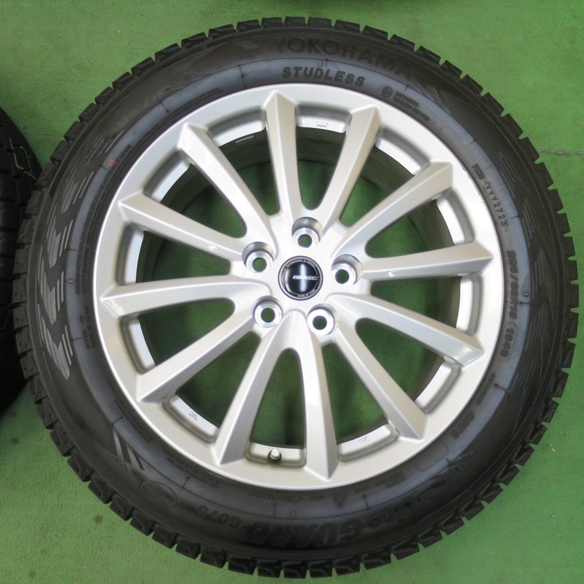バリ溝!23年!キレイ!9.5分以上★スタッドレス 225/60R18 ヨコハマ アイスガード G075 QRASIZ KOSEI クレイシズ 光生 コーセイ 18インチ PCD114.3/5H★5012411イス