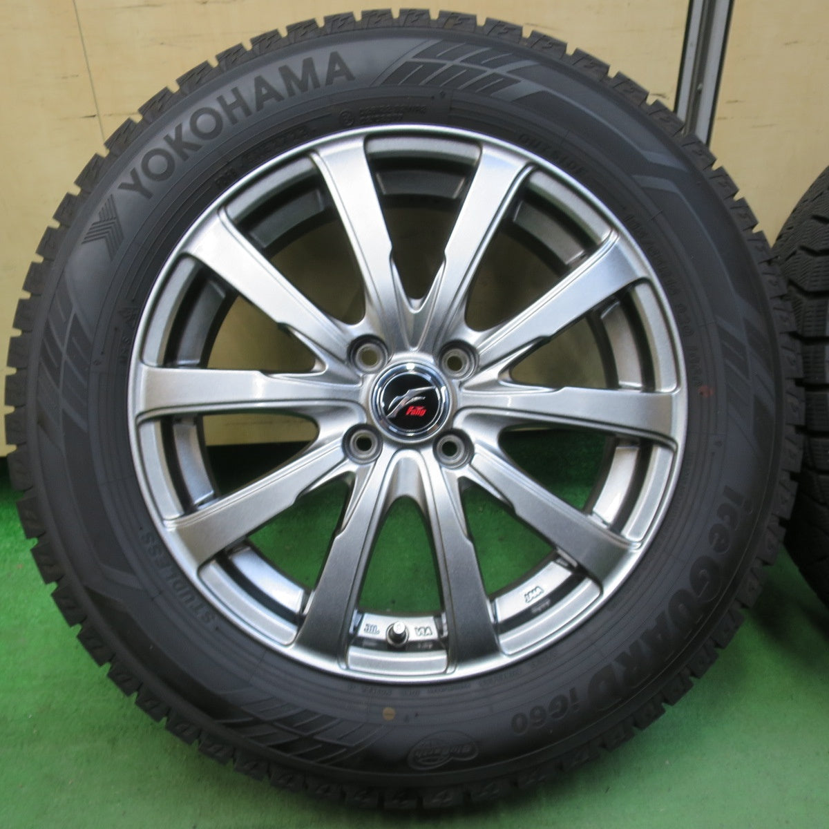 バリ溝!23年!キレイ!9.5分★スタッドレス 195/65R16 ヨコハマ アイスガード iG60 Fang ファング 16インチ PCD100/4H★5040910イス