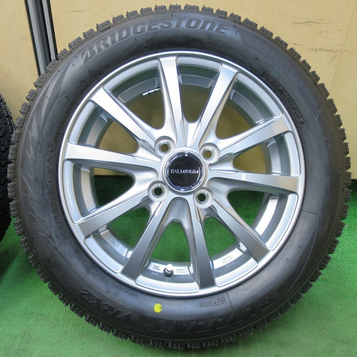 未使用!24年★スタッドレス 155/65R14 ブリヂストンブリザック VRX2 BALMINUM バルミナ 14インチ PCD100/4H★5022805イス
