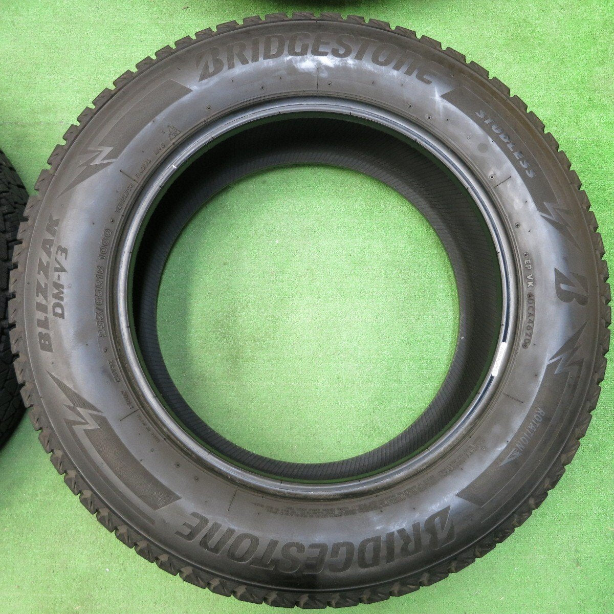 バリ溝!20年!9.5分★スタッドレス 235/65R18 ブリヂストン ブリザック DM-V3 レクサスRX ムラーノ ハリアー等★4041302イスタ