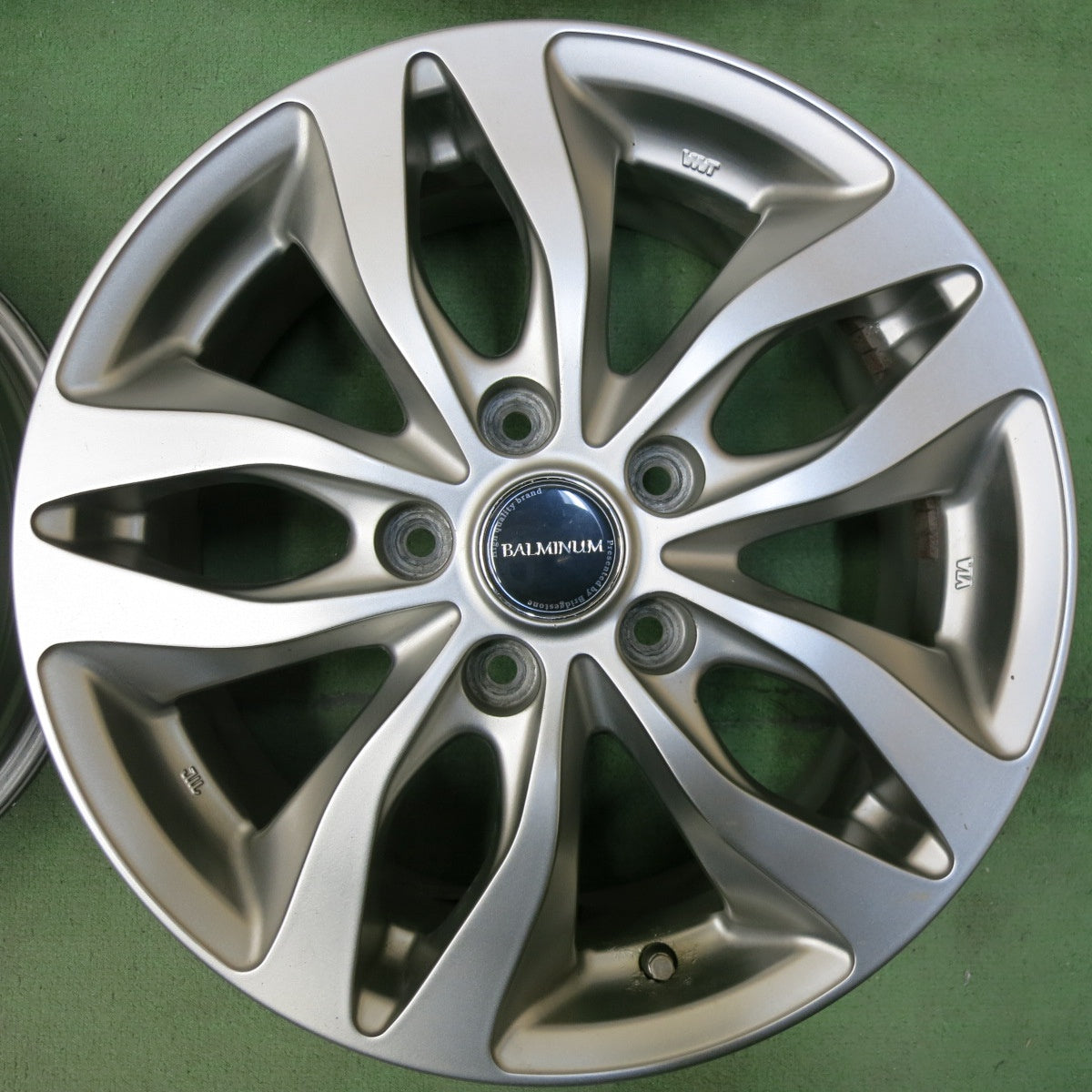 4本価格★BALMINUM バルミナ 16インチ ホイール 16×6.5J PCD114.3/5H★5042513SYホ
