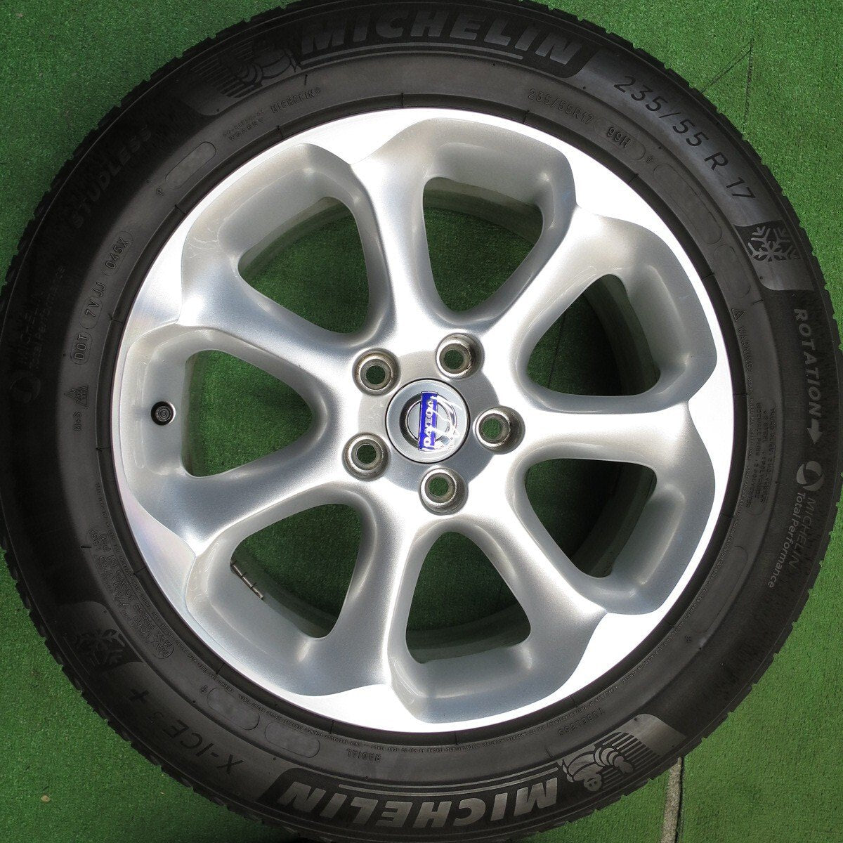 キレイ★ボルボ V60 CC 純正 235/55R17 スタッドレス ミシュラン X-ICE3+ 17インチ クロスカントリー PCD108/5H★5031116Hス