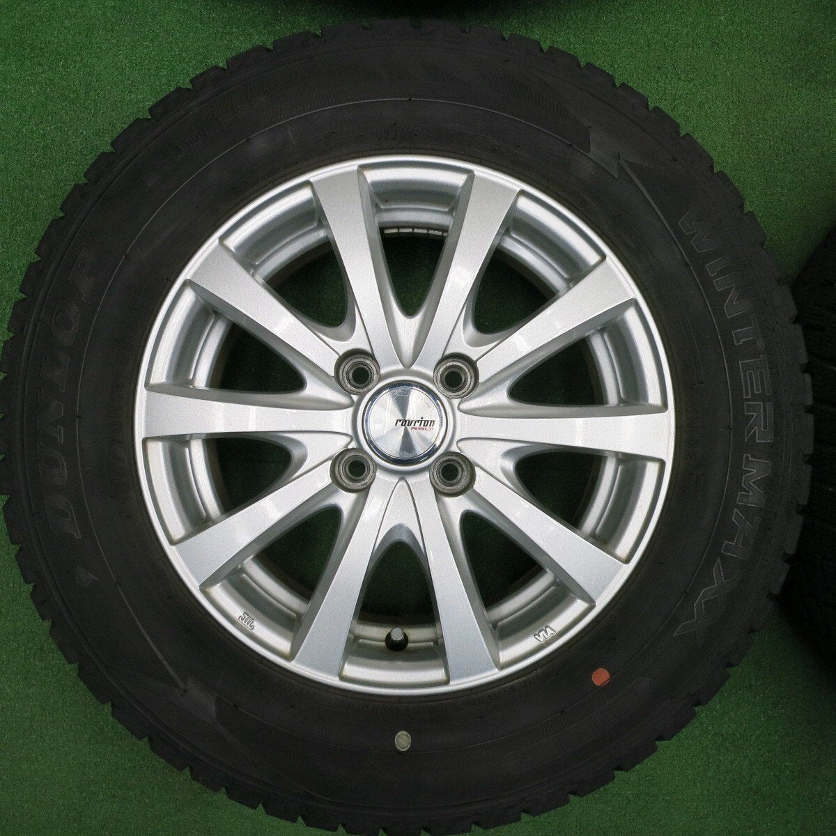 バリ溝!22年!キレイ!9.5分以上★スタッドレス 185/70R14 ダンロップ ウインターマックス WM02 ravrion RS01 ラブリオン 14インチ PCD100/4H★5012005TNス