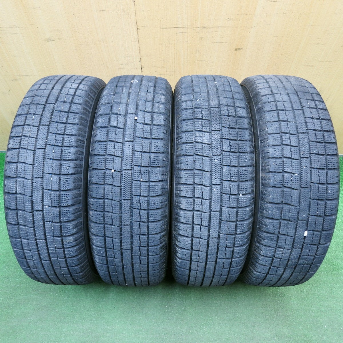 バリ溝!8.5分★MINI R55 R56 ミニ クーパー 純正 175/65R15 スタッドレス トーヨー ガリット G5 15インチ PCD100/4H★6032306HAス