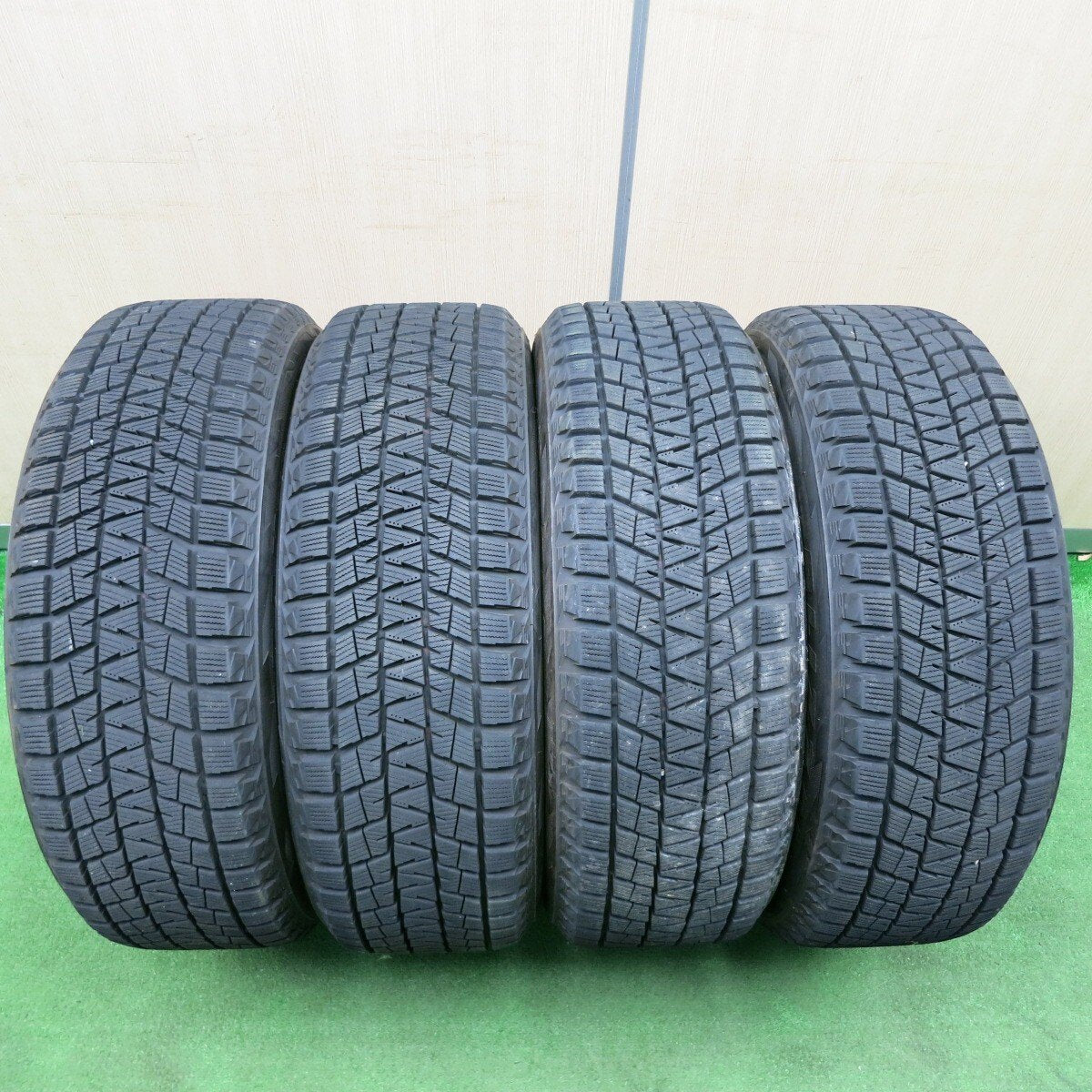 バリ溝!9.5分★RMP スタッドレス 225/55R19 ブリヂストン ブリザック DM-V1 19インチ PCD114.3/5H★5020607TNス