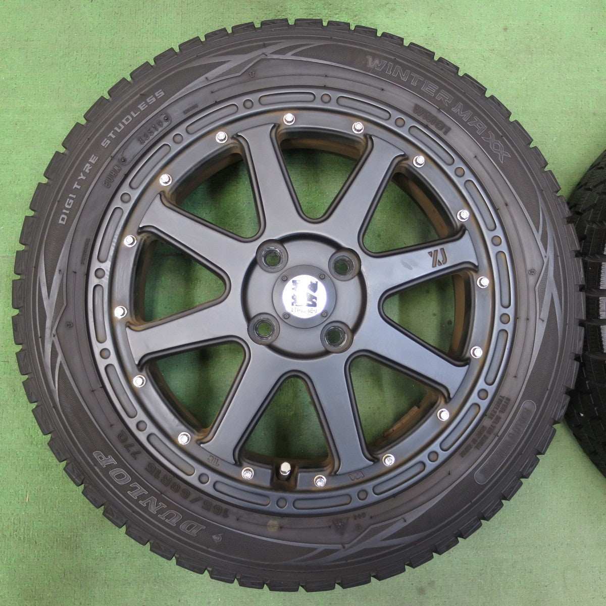 バリ溝!キレイ!ほぼ10分★XTREME-J XJ 165/60R15 スタッドレス ダンロップ ウインターマックス WM01 エクストリームJ 軽サイズ ハスラー 等 PCD100/4H★5082302イス