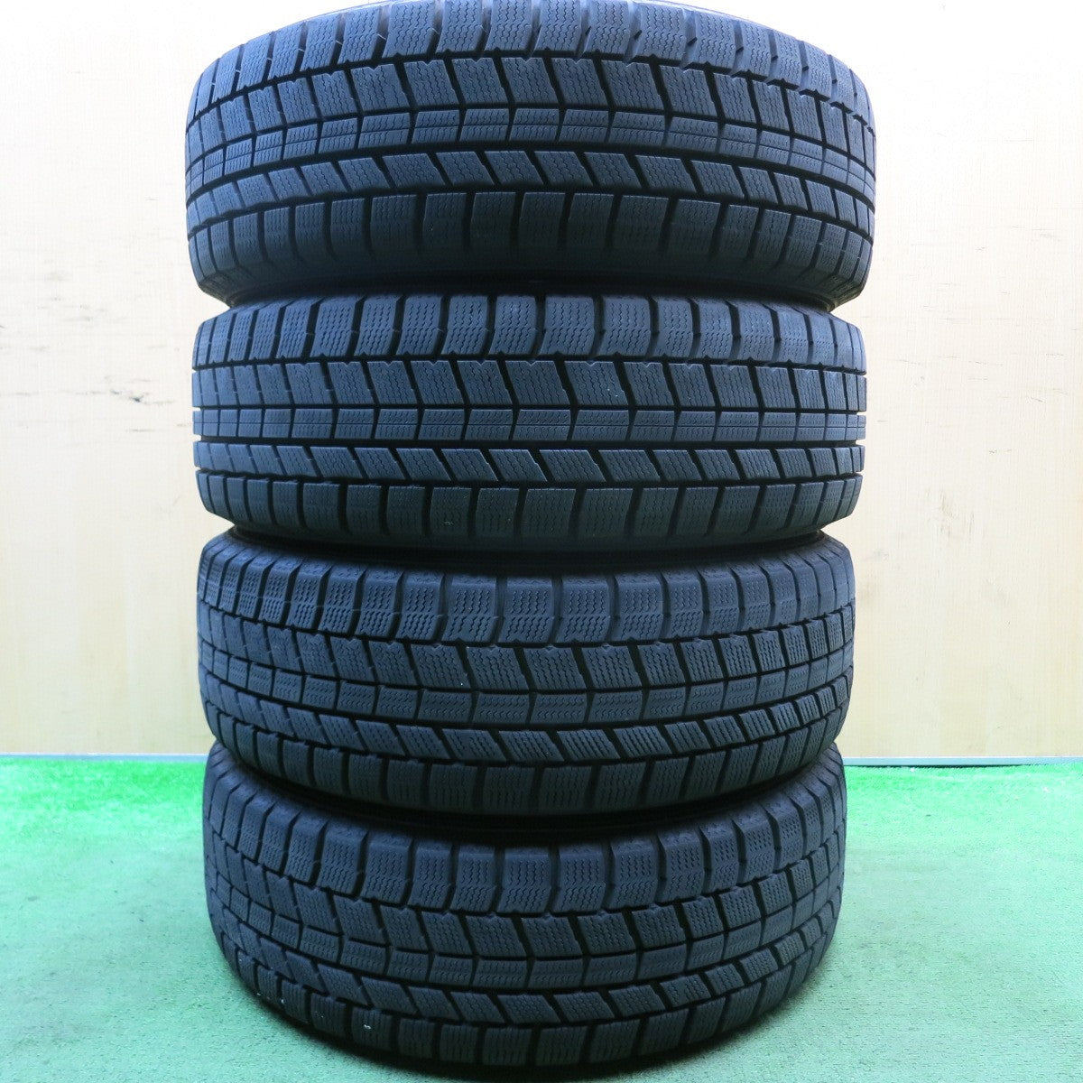バリ溝!24年!キレイ!9.5分以上★スタッドレス 185/60R15 オートバックス ノーストレック N5 Exceeder エクシーダー 15インチ PCD100/4H★5070603HAス