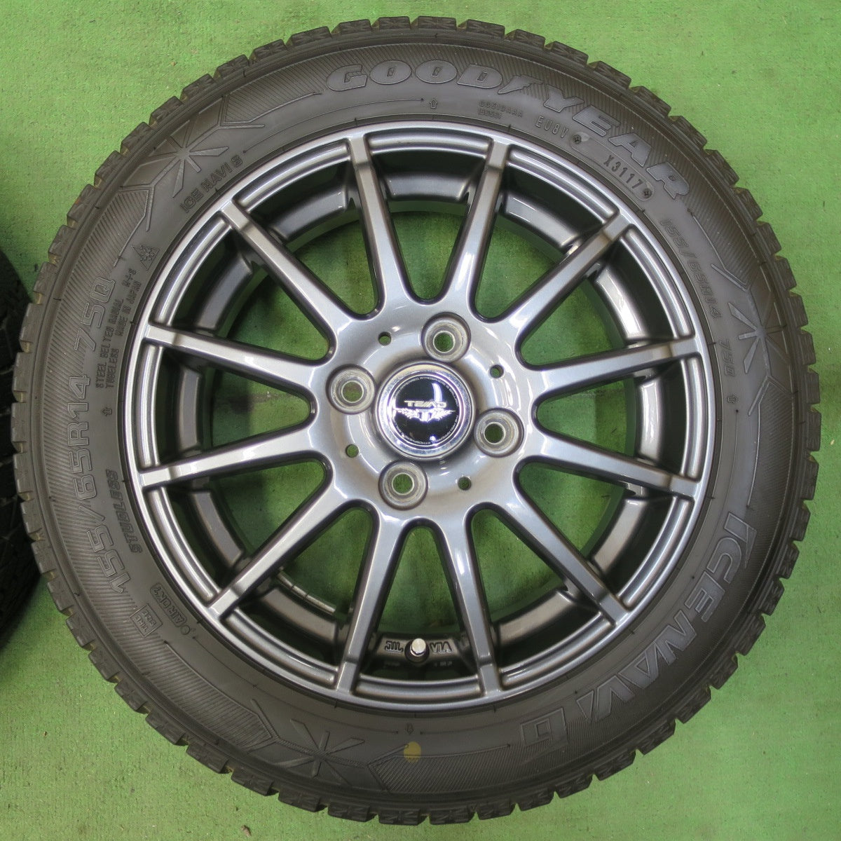 バリ溝!キレイ!9分★スタッドレス 155/65R14 グッドイヤー アイスナビ6 TEAD テッド 14インチ PCD100/4H★5042105イス