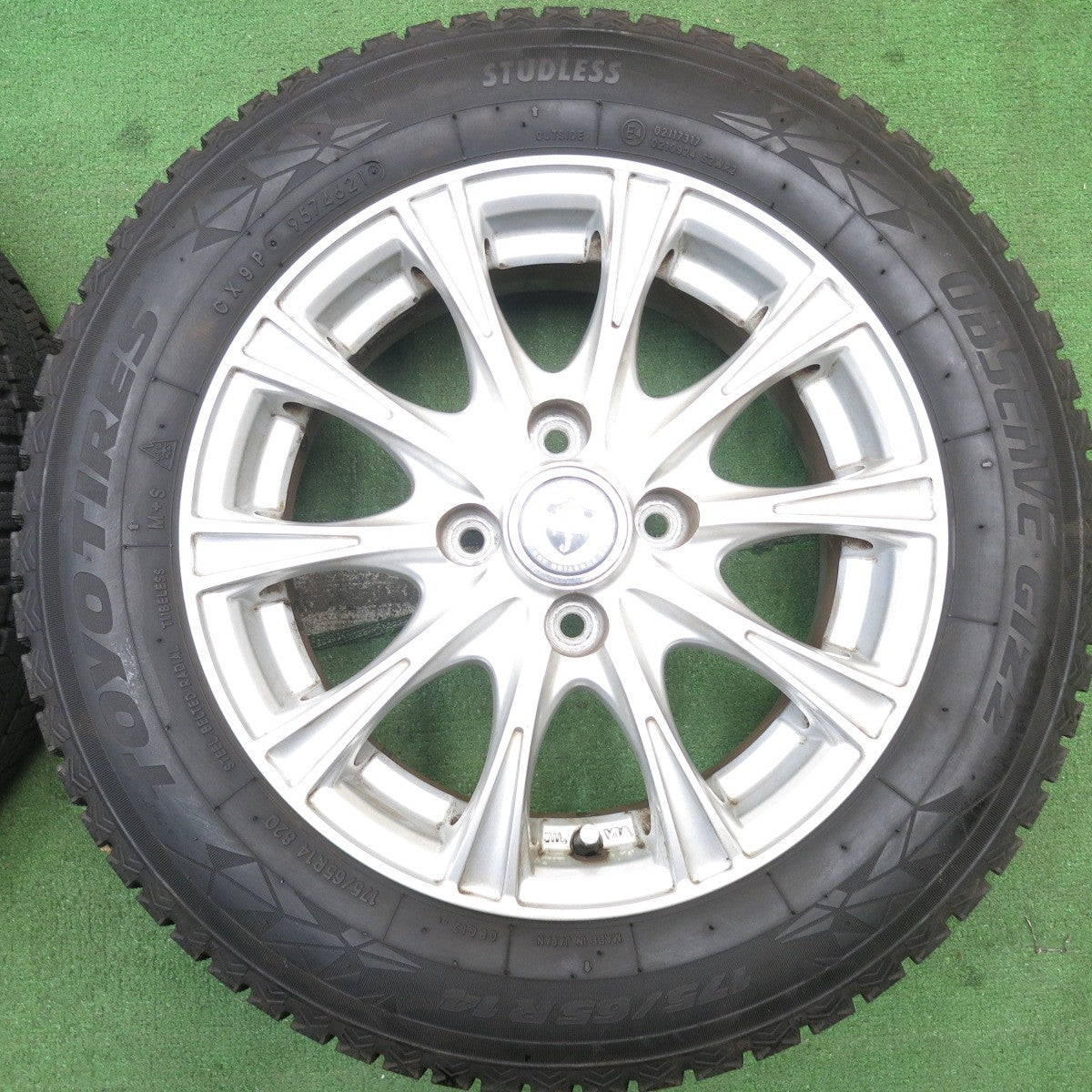 バリ溝!21年!9.5分以上★スタッドレス 175/65R14 トーヨー オブザーブ GIZ2 JOKER ジョーカー 14インチ PCD100/4H★5052305AKス
