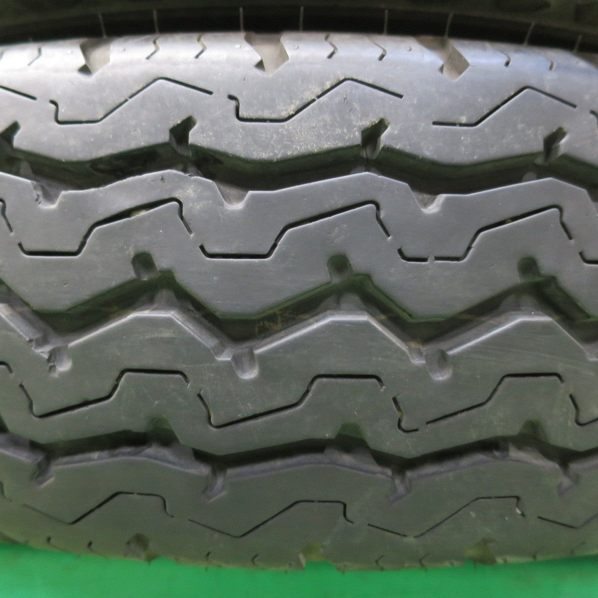 バリ溝!9.5分!2本★トラック タイヤ 205/85R16 117/115L ダンロップ SPLT5 16インチ★5062605イノタ