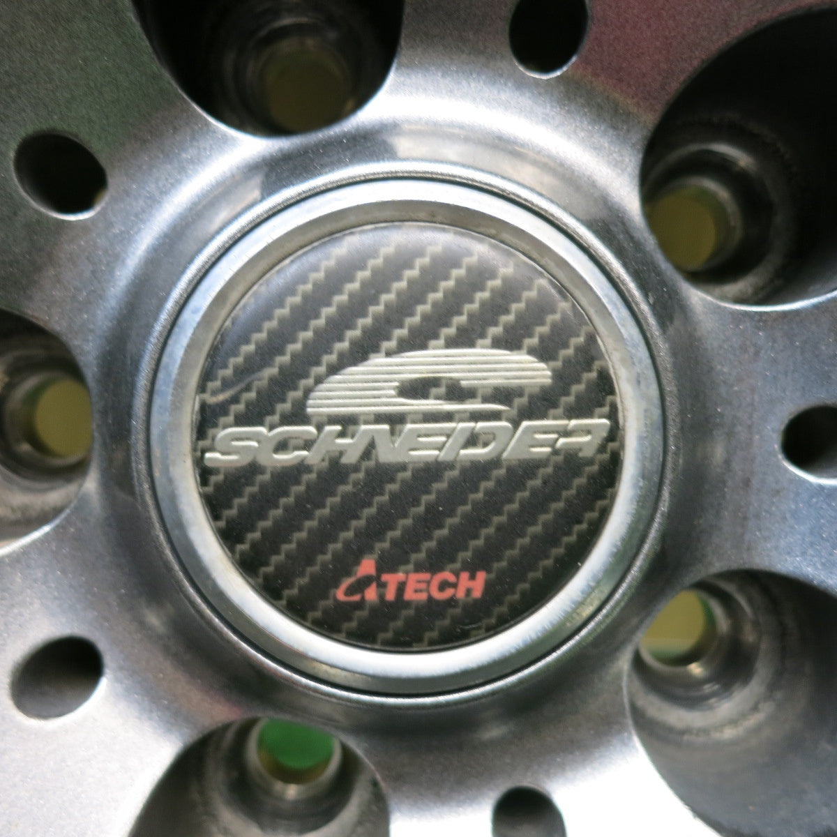 バリ溝!23年!キレイ!9.5分★スタッドレス 215/50R18 ブリヂストン ブリザック VRX2 SCHNEIDER シュナイダー 18インチ PCD114.3/5H★5092009HAス