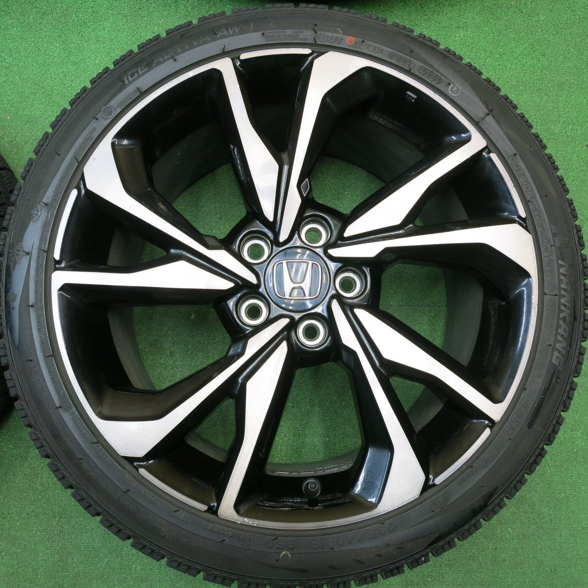 バリ溝!23年!9.5分★ホンダ FK7 シビック 純正 235/40R18 スタッドレス ナンカン アイスアクティバ AW-1 18インチ PCD114.3/5H★5121406HAス