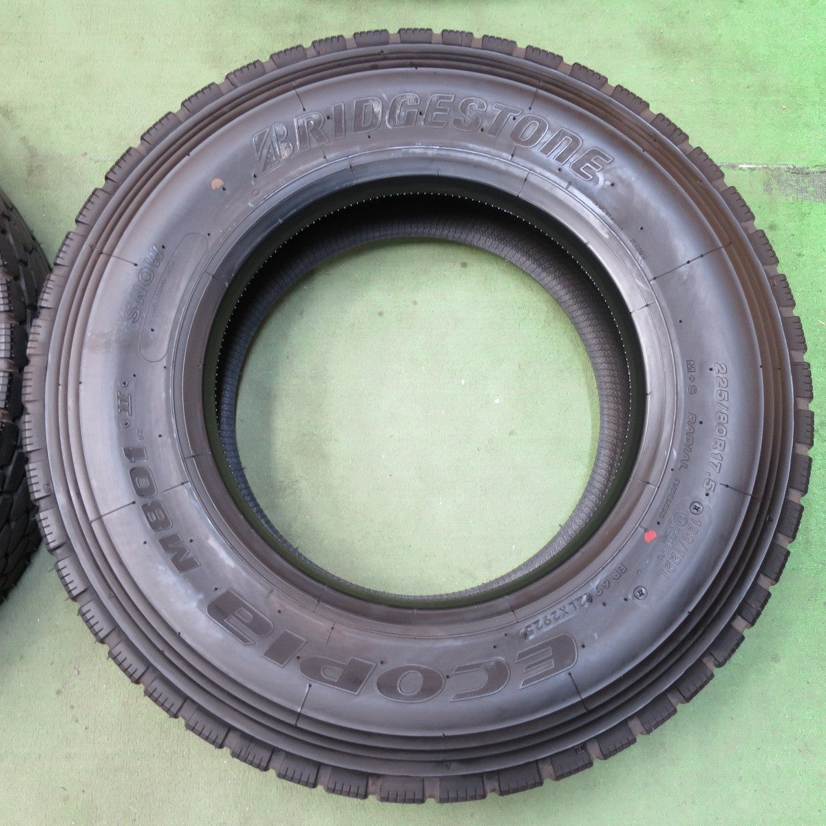 ほぼ未使用!25年★トラック タイヤ 225/80R17.5 123/122L ブリヂストン エコピア M801 Ⅱ ミックス オールシーズン 17.5インチ★5103001イスタ