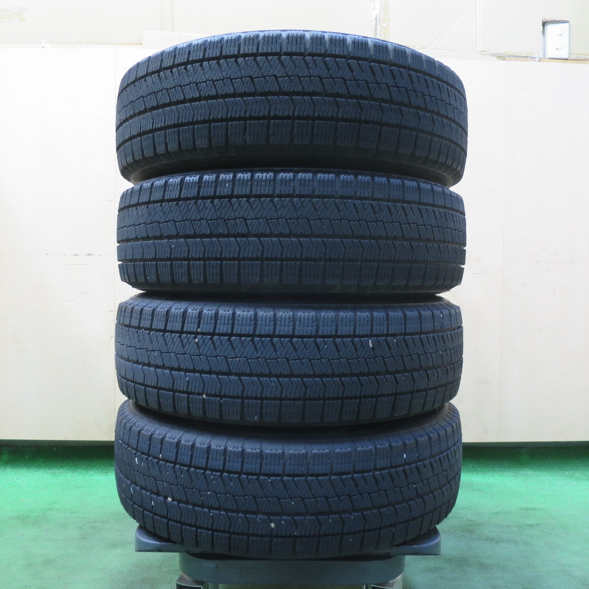 4本価格!22年★スタッドレス 175/65R15 ブリヂストン ブリザック VRX2 STRANGER ストレンジャー 15インチ PCD100/4H★5080405イス