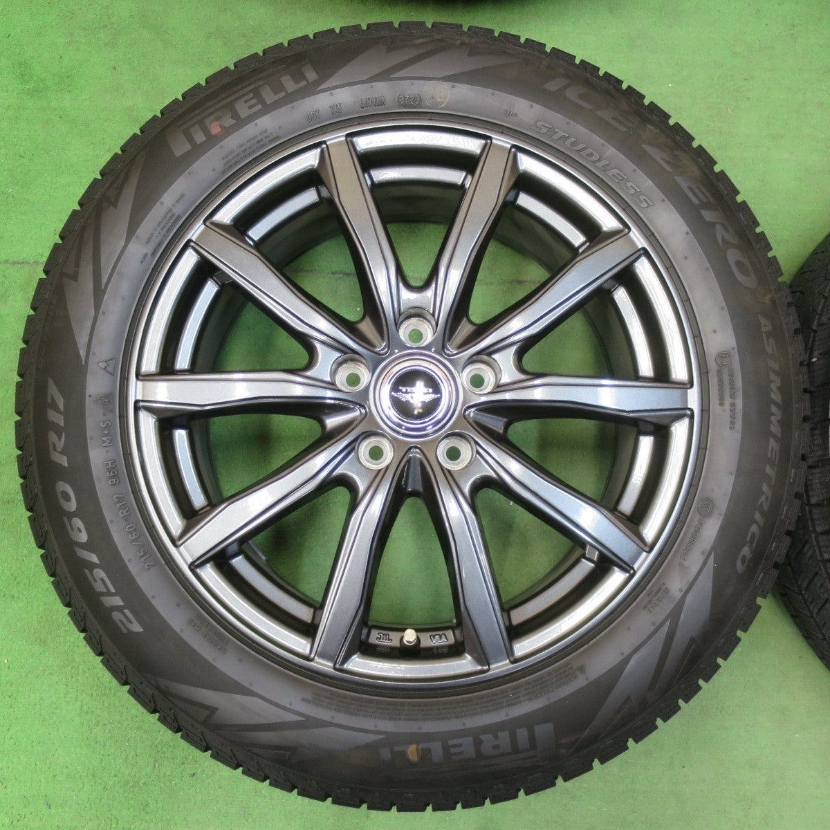 バリ溝!23年!キレイ!ほぼ10分★スタッドレス 215/60R17 ピレリ アイスゼロ アシンメトリコ TEAD テッド 17インチ PCD114.3/5H★5022105イス