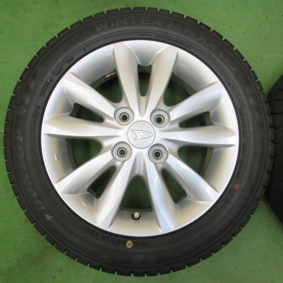 バリ溝!22年!キレイ!9.5分以上★ダイハツ タント カスタム 純正 155/65R14 スタッドレス ダンロップ ウインターマックス03 14インチ PCD100/4H★5051202イス