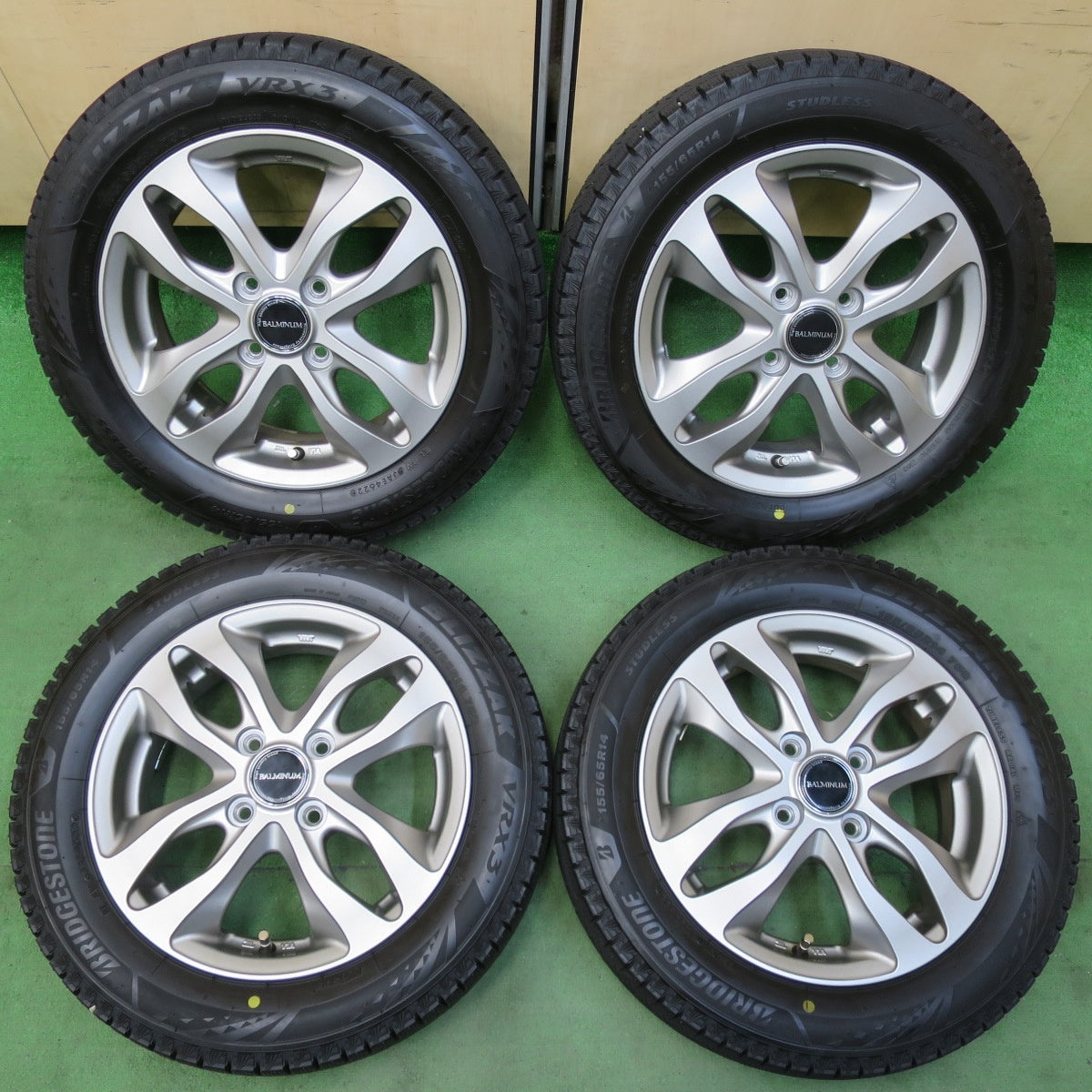 バリ溝!22年!キレイ!ほぼ10分★スタッドレス 155/65R14 ブリヂストン ブリザック VRX3 BALMINUM バルミナ 14インチ PCD100/4H★5042504イス