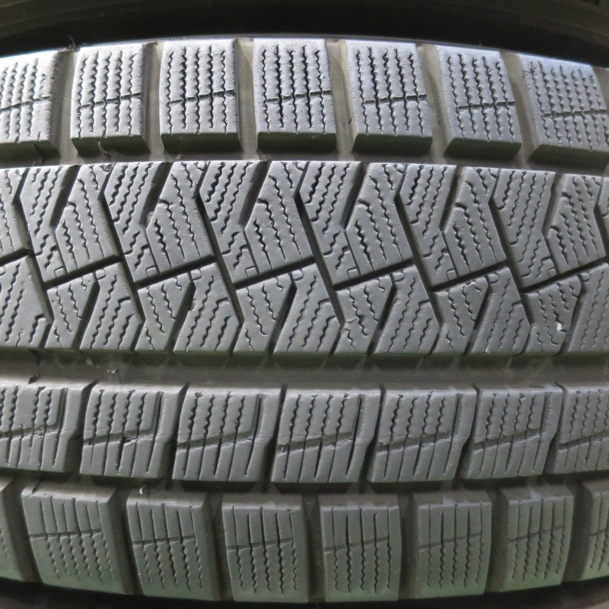 バリ溝!キレイ!8.5分★トヨタ 50系 RAV4 80系 ハリアー 純正 225/65R17 スタッドレス ピレリ アイスアシンメトリコ プラス 17インチ PCD114.3/5H★5031501イス