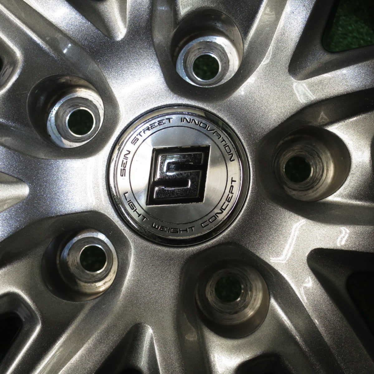 超バリ溝!キレイ!9.5分以上★スタッドレス 215/60R16 ダンロップ ウインターマックス WM01 SEIN ザイン 16インチ PCD114.3/5H★5052303NJス