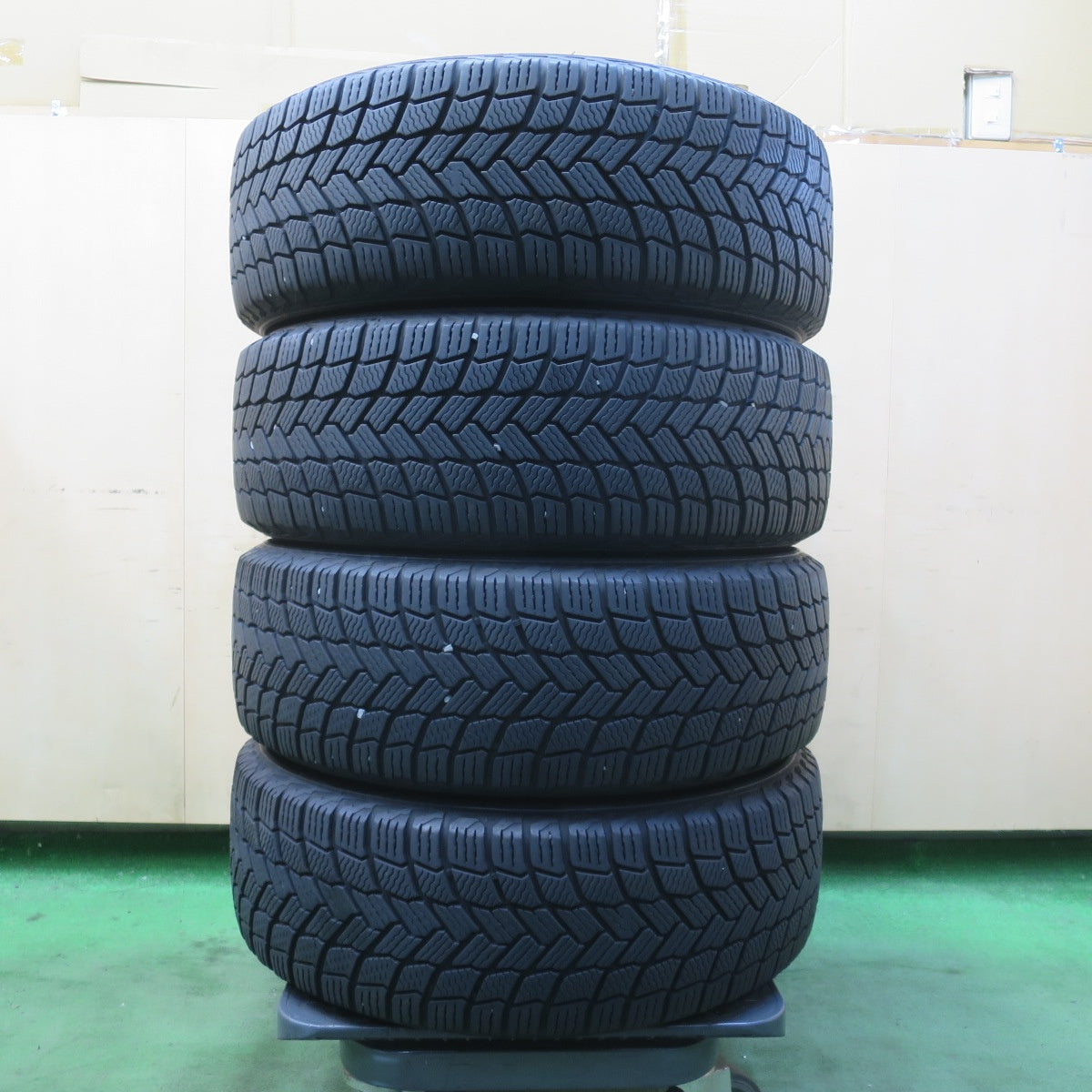 バリ溝!22年!8.5分★ワーゲン 等 EUROBAHN SPORTECHNIC 205/55R16 スタッドレス ミシュラン X-ICE SNOW ユーロバーン スポーツテクニック 16インチ PCD112/5H★6022604イス