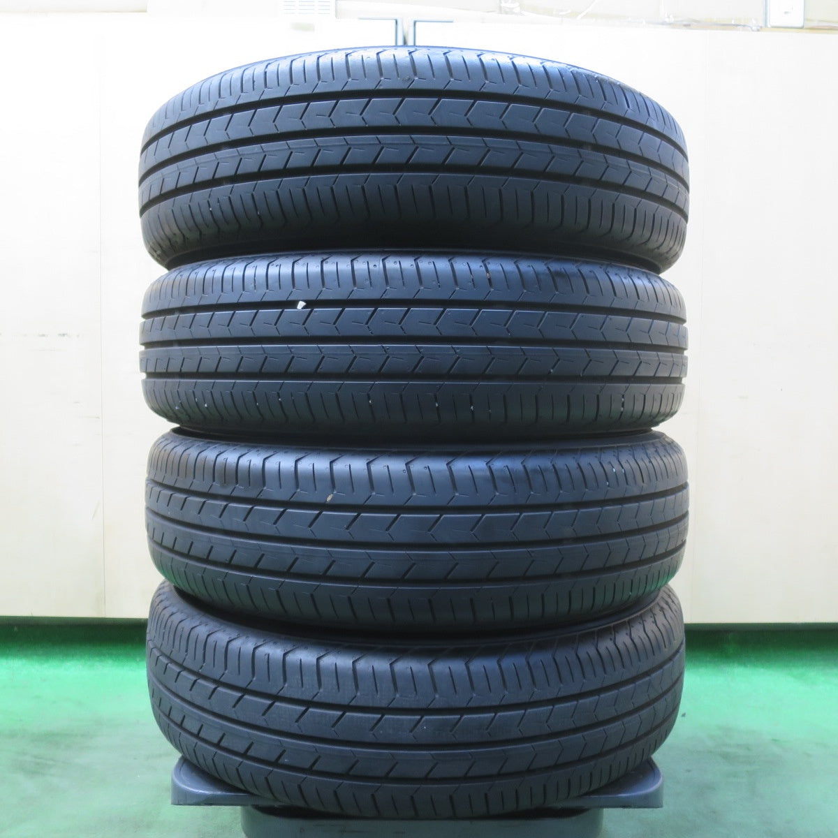 バリ溝!24年!美品!ほぼ10分★ダイハツ タフト 純正 165/65R15 ヨコハマ BluEarth-FE AE30 15インチ PCD100/4H★5111801イノ