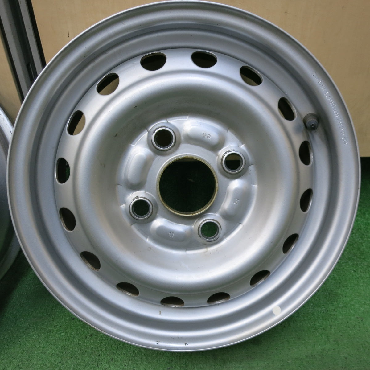 キレイ★ダイハツ ハイゼット 純正 スチール ホイール 12インチ 12×4.00B PCD100/4H★5062407SYホ