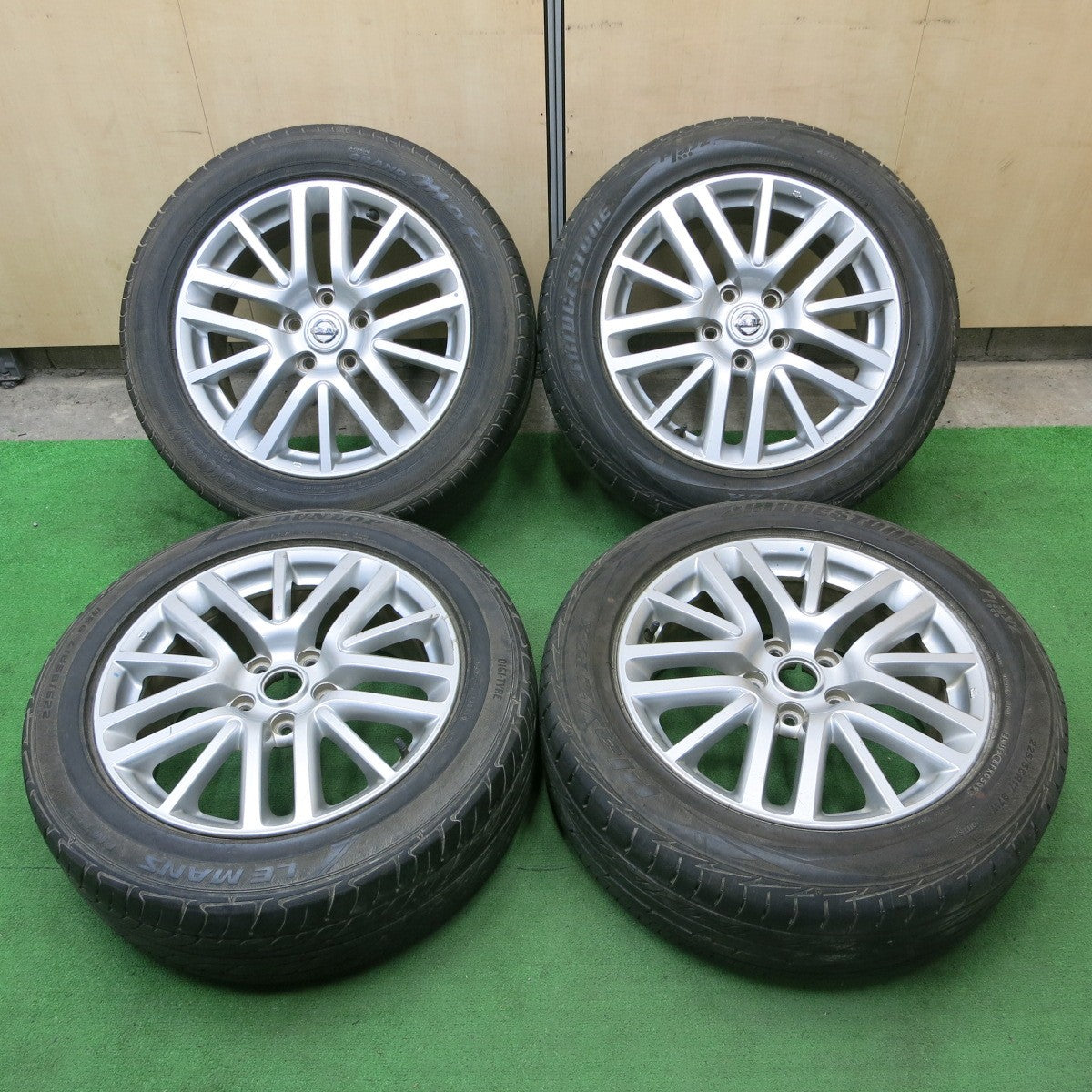 225/55R17 日産 Y50 フーガ 純正 ホイール タイヤ 4本 17インチ 225/55R17 日産 Y50 フーガ 純正 ホイール タイヤ 4本 17インチ