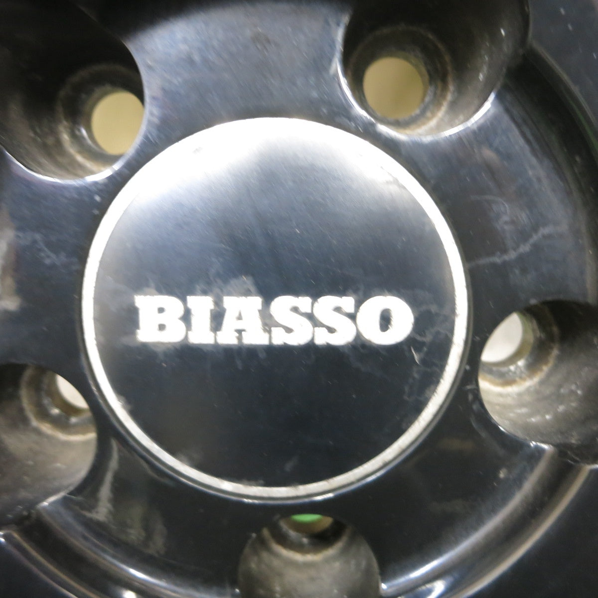 バリ溝!22年!8.5分★ベンツ 等 BIASSO BI-01 215/45R17 スタッドレス ブリヂストン ブリザック VRX3 ビアッソ 17インチ PCD112/5H★5091301ナス