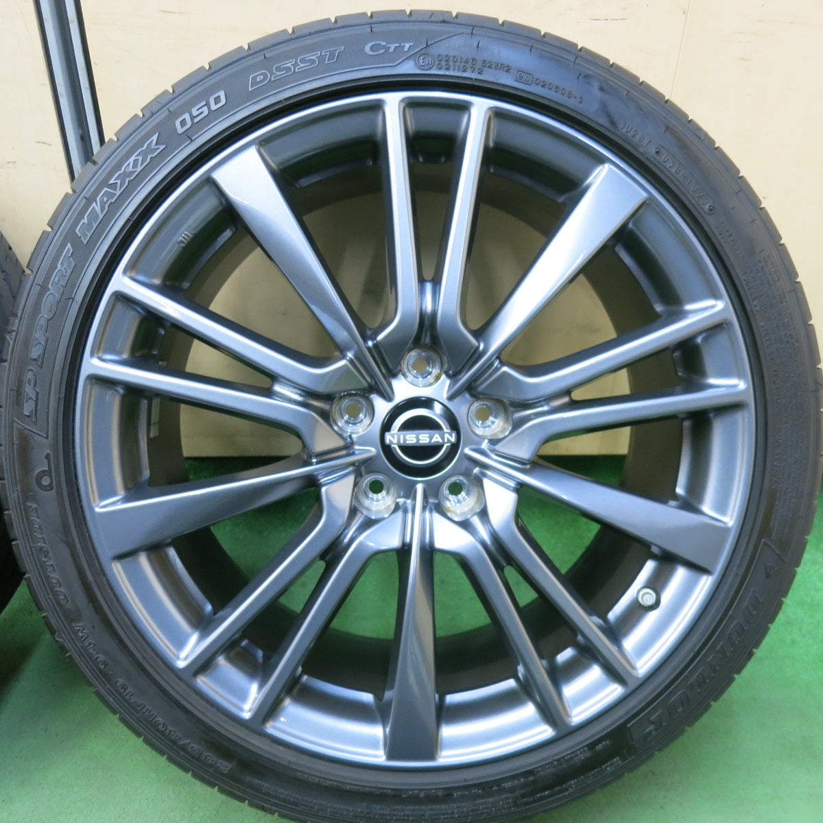 バリ溝!23年!キレイ!9.5分★日産 V37 スカイライン 400R 純正 245/40R19 ダンロップ SPスポーツマックス 050 DSST CTT 19インチ PCD114.3/5H★5091104SKノ