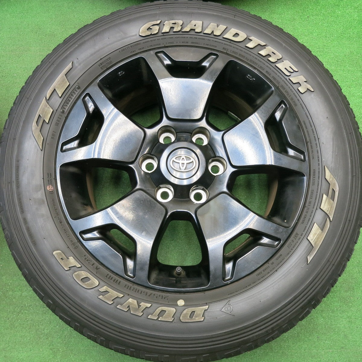 4本価格★トヨタ ハイラックス ブラックラリーエディション 純正 265/60R18 ダンロップ グラントレック AT25 ホワイトレター 18インチ PCD139.7/6H★5042707HAノ