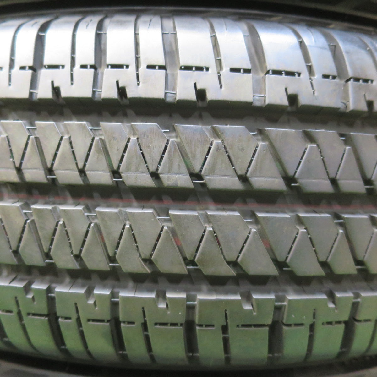 バリ溝!22年!9.5分★195/80R15 ブリヂストン デューラー H/T 684Ⅱ DUELER タイヤ 15インチ ジムニー シエラ ノマド キャラバン ハイエース 等★5122210イノタ