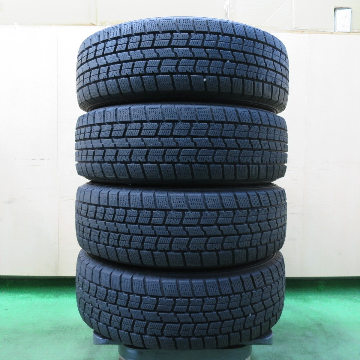 バリ溝!22年!キレイ!9.5分★スタッドレス 185/65R15 グッドイヤー アイスナビ7 ravrion RS01 ラブリオン 15インチ PCD100/4H★4113003イス