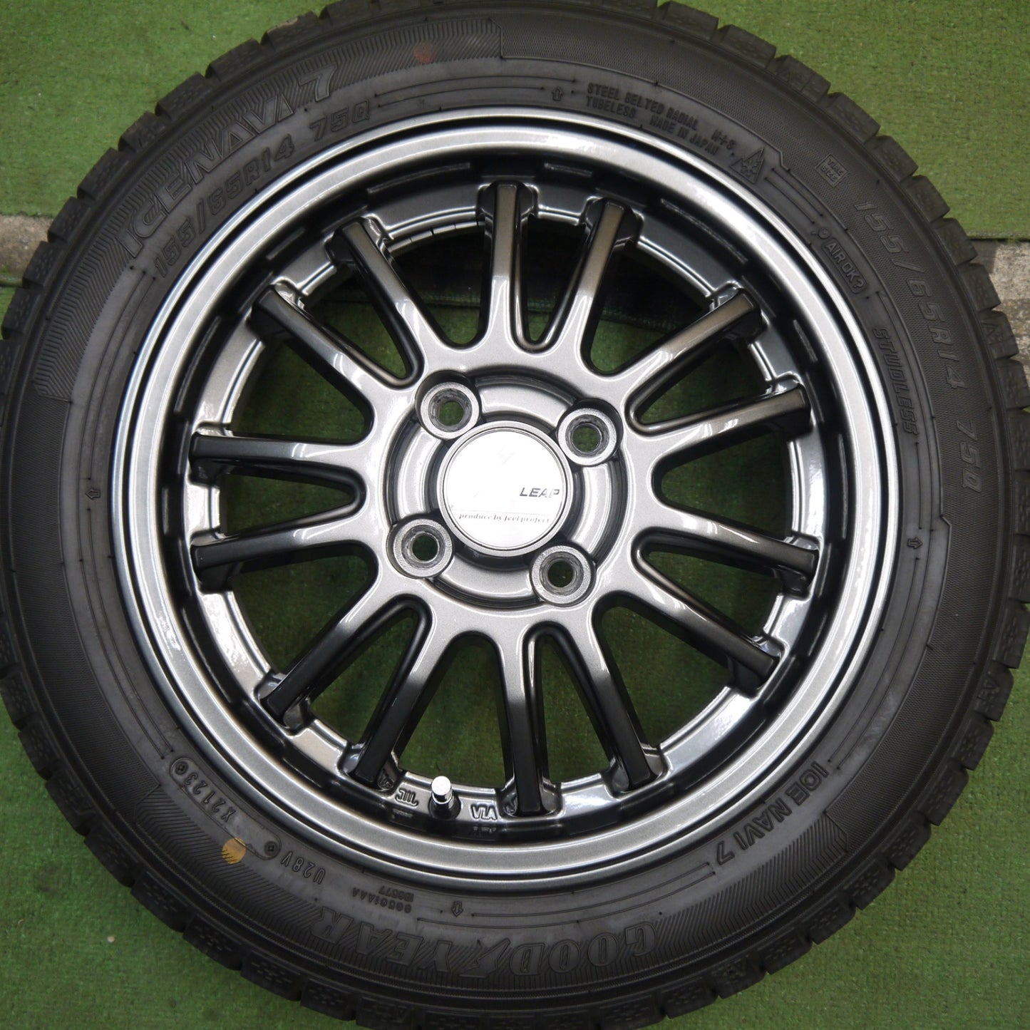 バリ溝!23年!キレイ!9.5分★スタッドレス 155/65R14 グッドイヤー アイスナビ7 LEAP リープ 14インチ PCD100/4H★5091005Hス