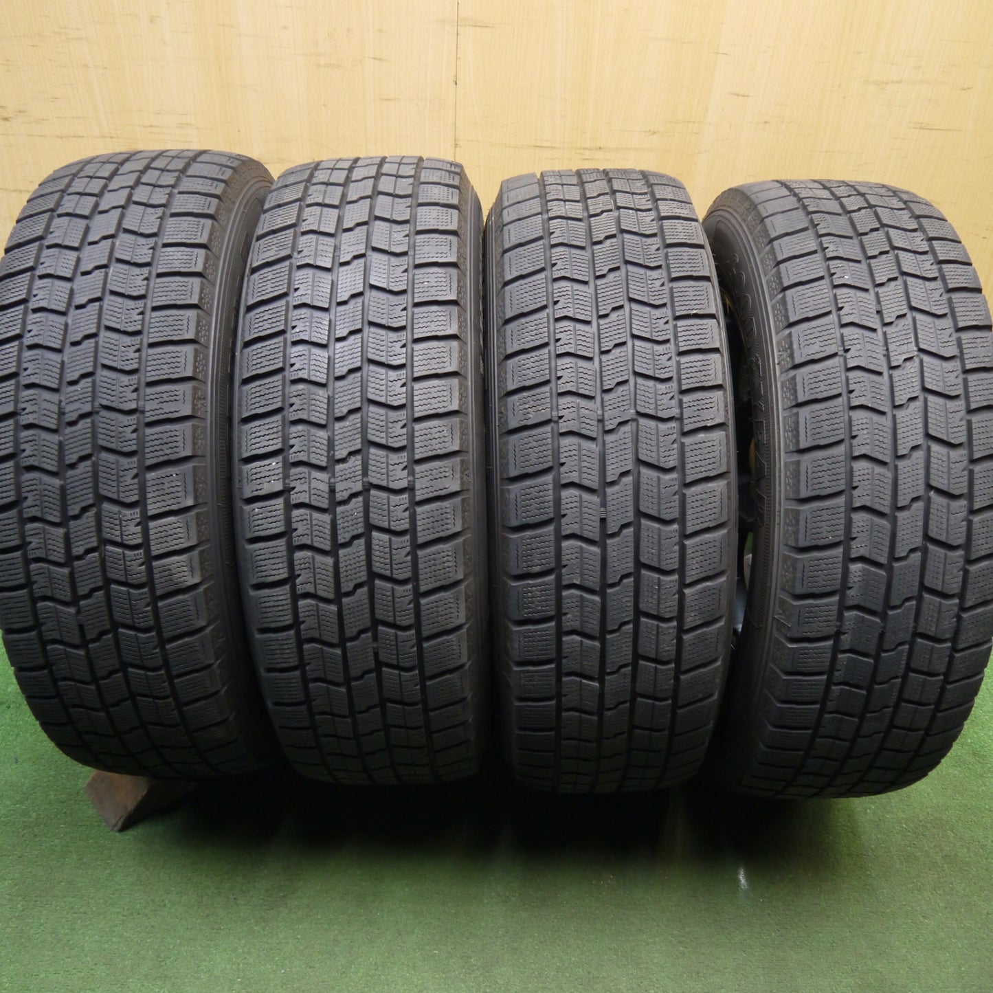 バリ溝!キレイ!9.5分★スタッドレス 225/60R17 グッドイヤー アイスナビ7 SCHNEIDER MiD シュナイダー 17インチ PCD114.3/5H★6032511Hス