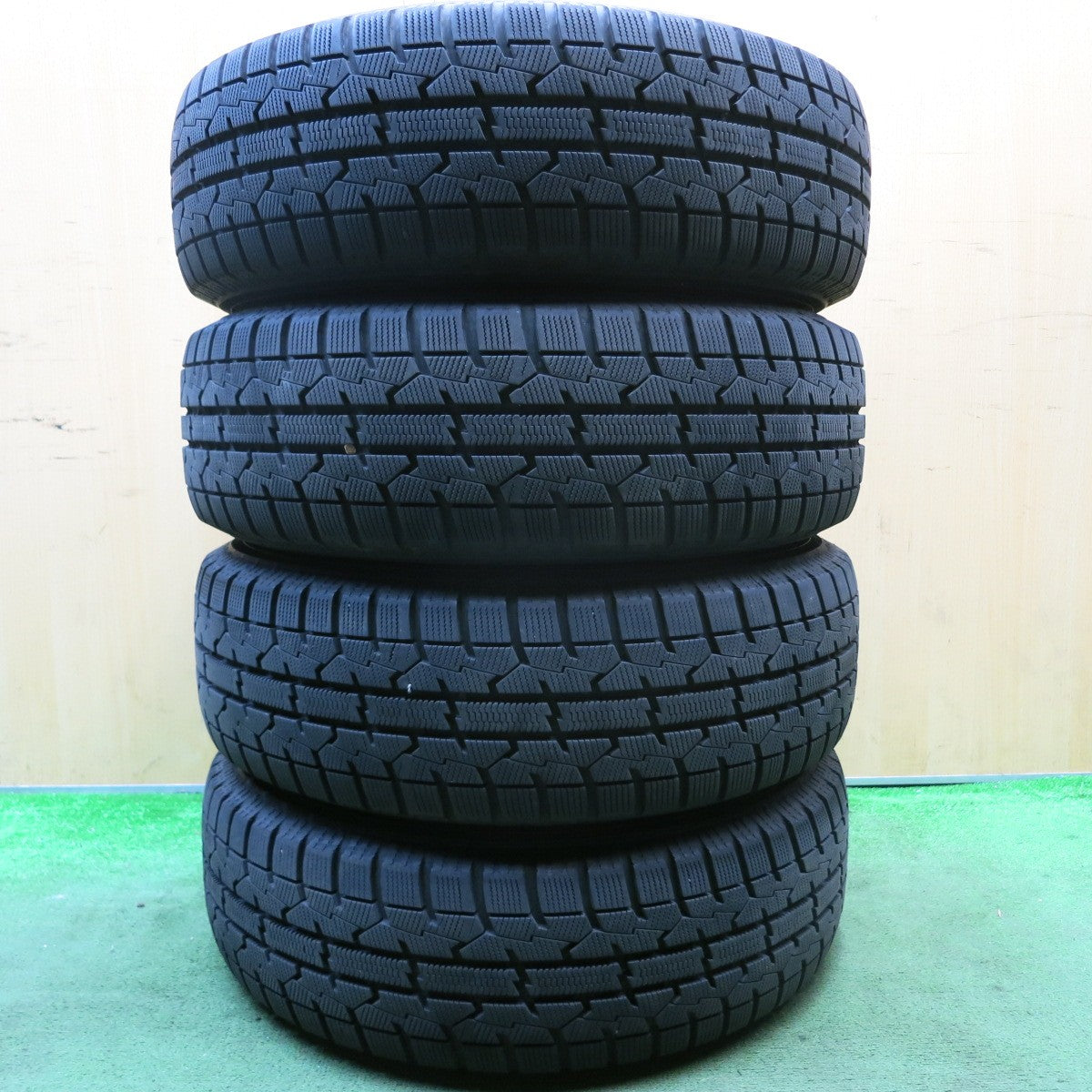 バリ溝!22年!9.5分★スタッドレス 195/65R15 トーヨー オブザーブ ガリット GIZ スチール ホイール 15インチ PCD114.3/5H★5092512HAス